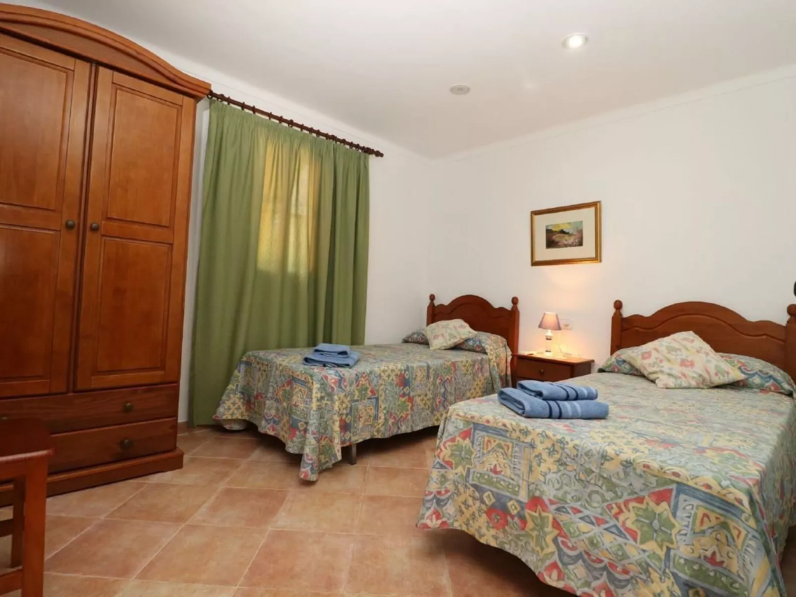 Fi. Camaron-Crestall-Binnen