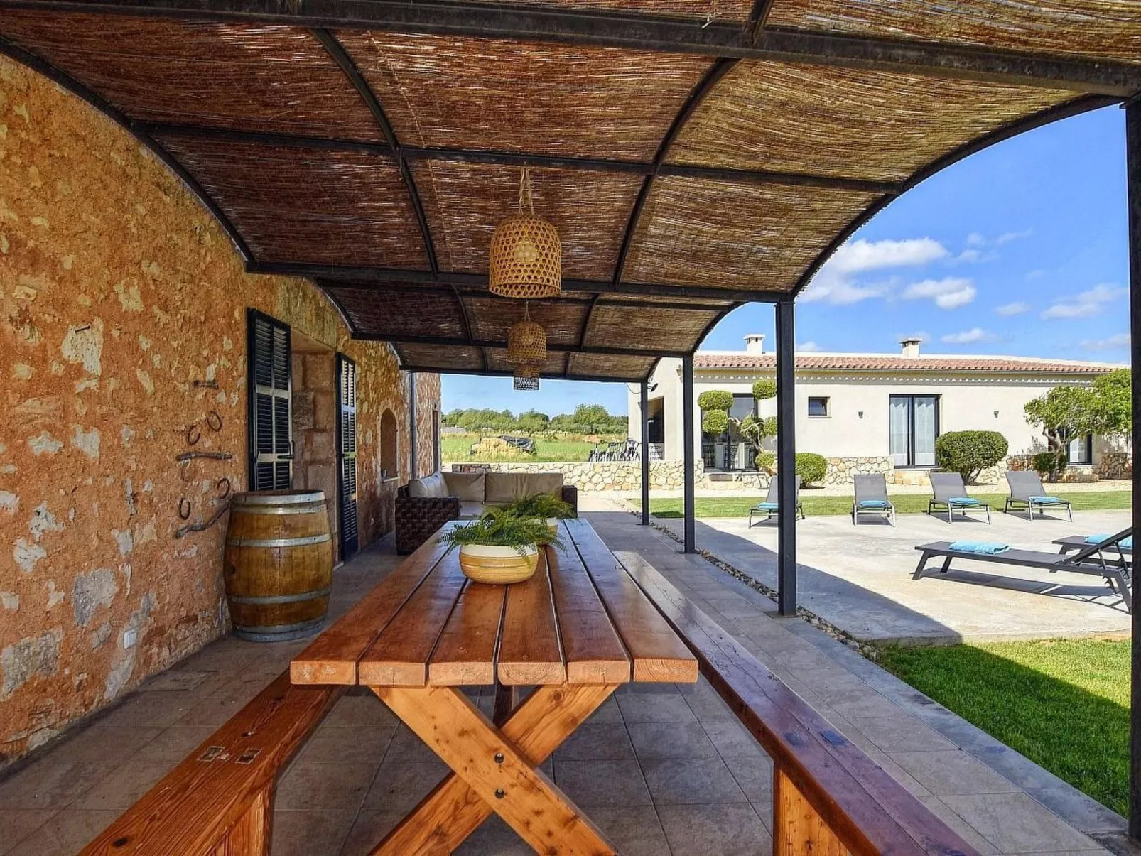 Luxuriöse Finca im modernen Stil mit Pool und Klimaanlage-Image-tags.info