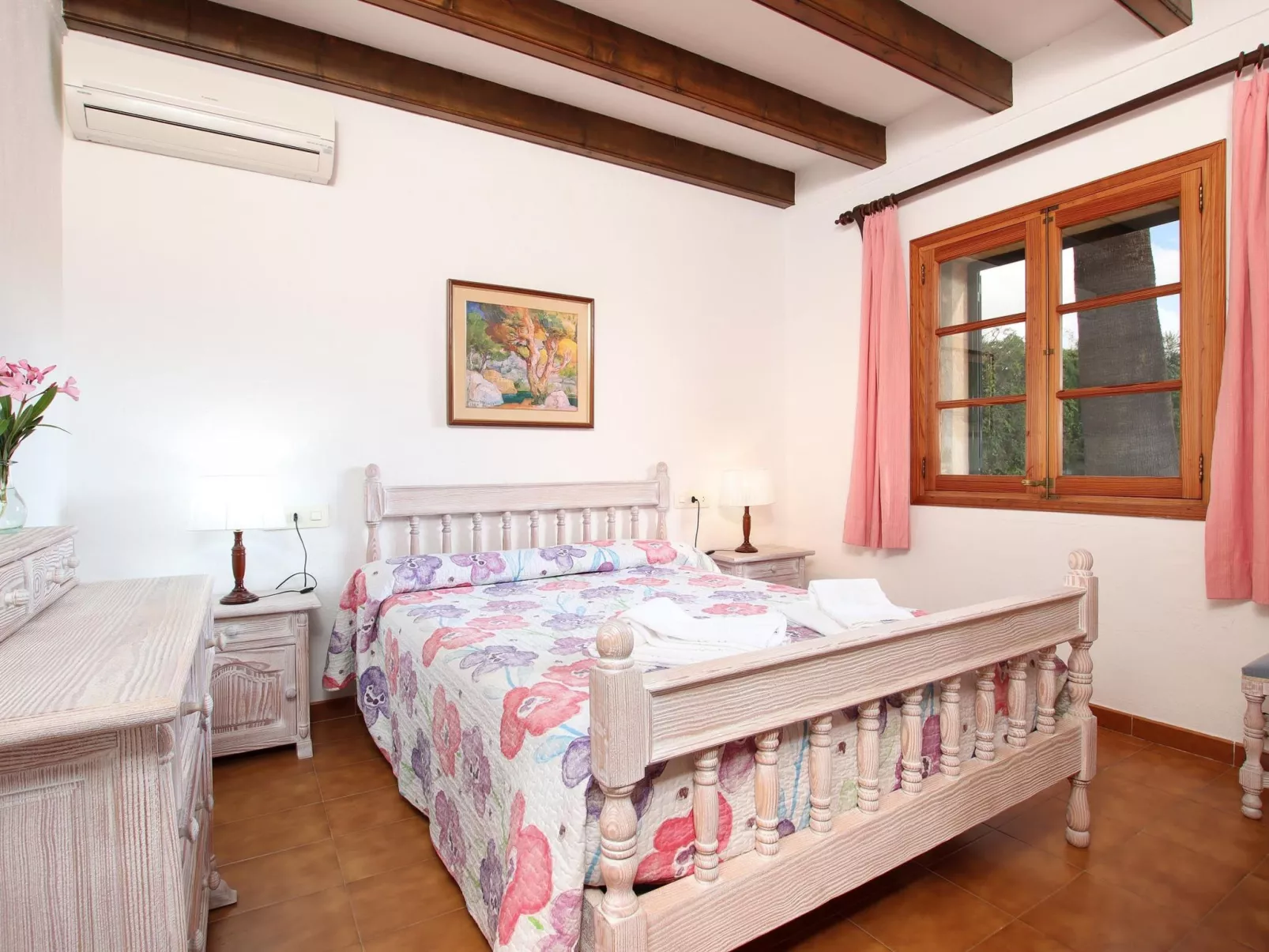 "Joan" mit privatem Pool-Image-tags.info