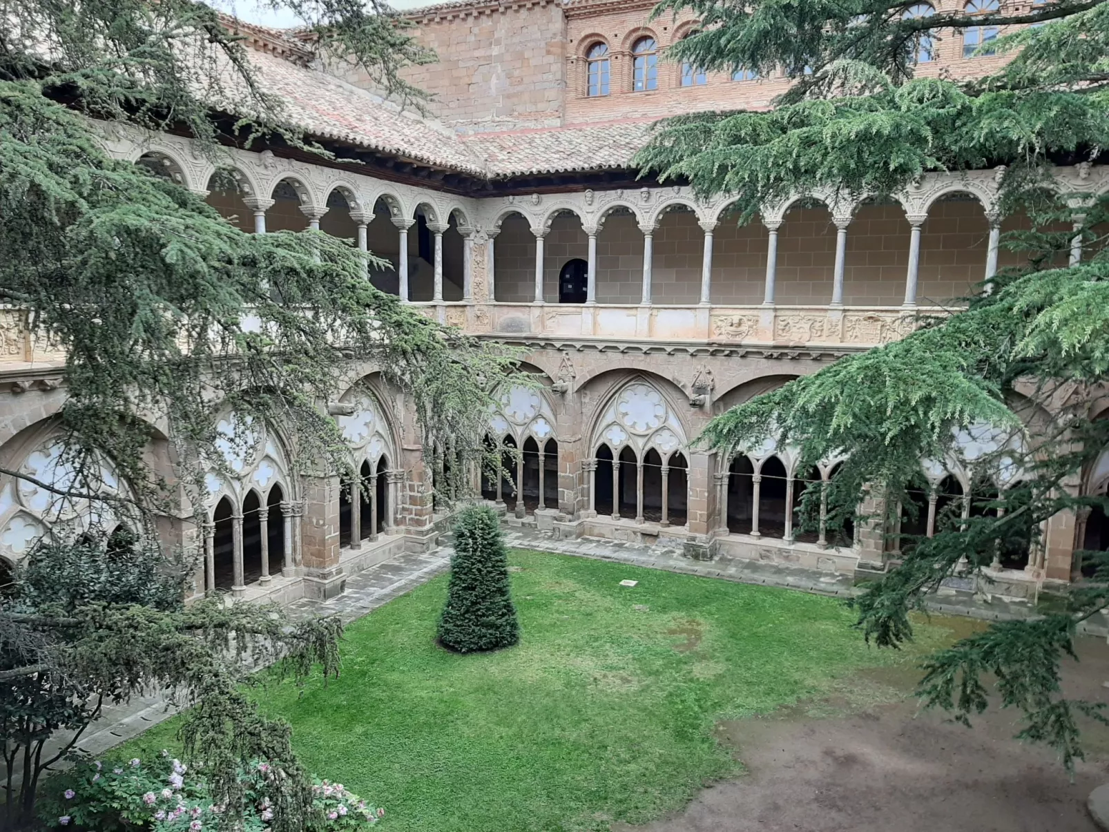 Landwohnung mit Bergblick-Buiten
