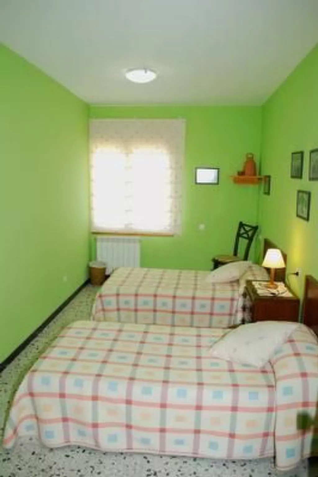 "Cal Serveró." mit Terrasse-Binnen