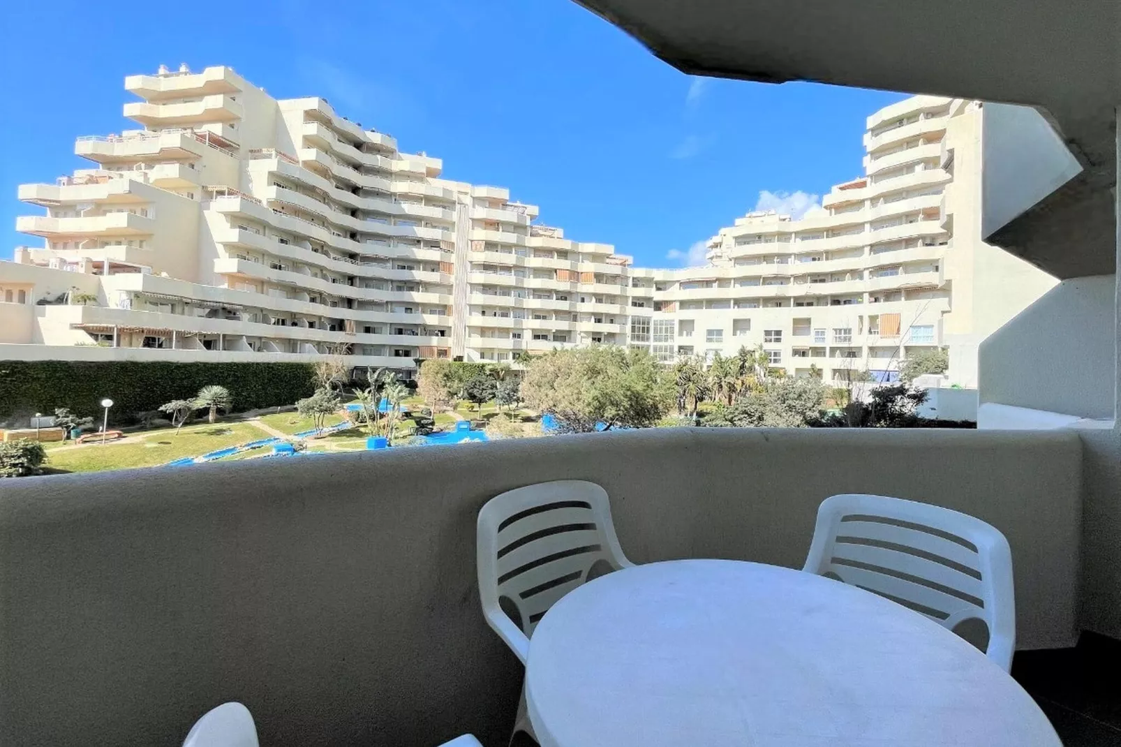 Apartamento con terraza y vistas a playa Benalmádena-Uitzicht zomer
