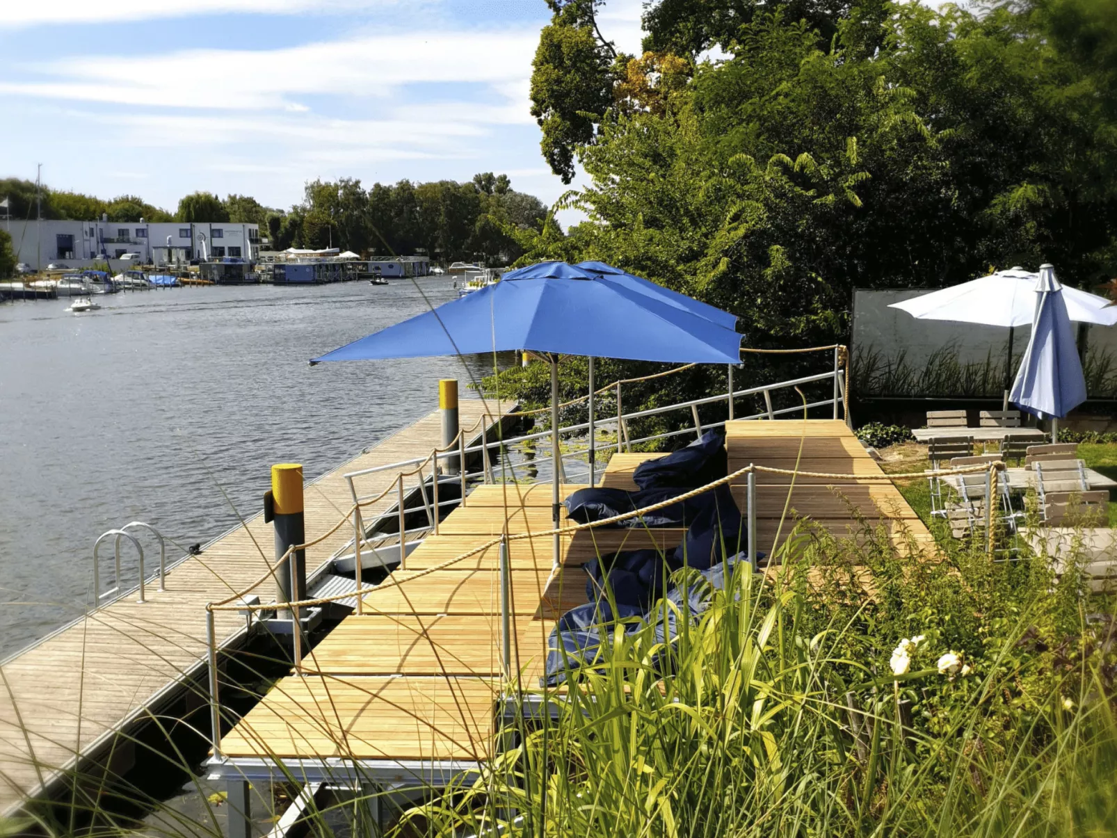 Wohnung in Brandenburg An Der Havel mit Grill, Terrasse und Garten-Image-tags.info