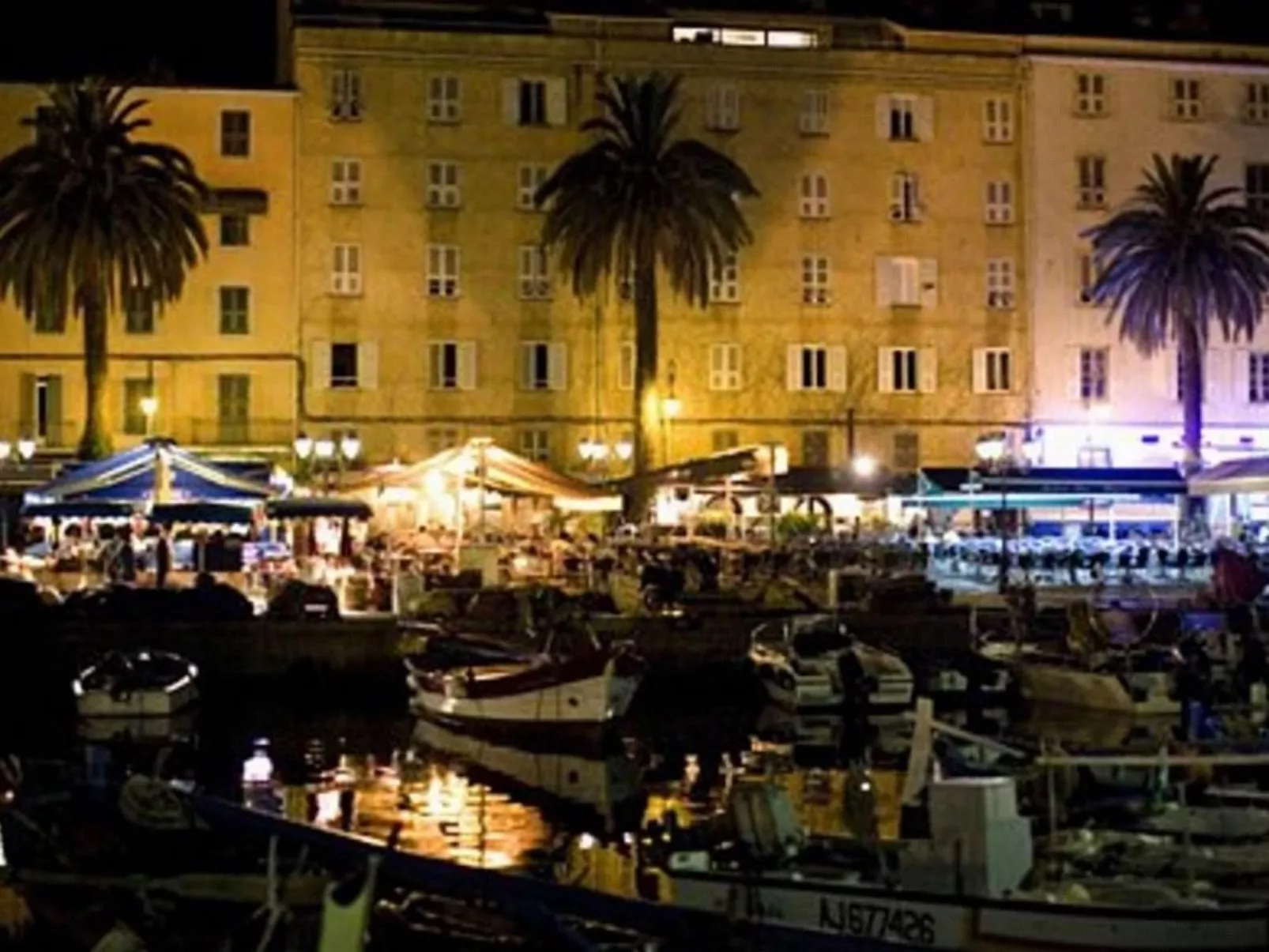 Mit Blick auf das Wasser-Buiten