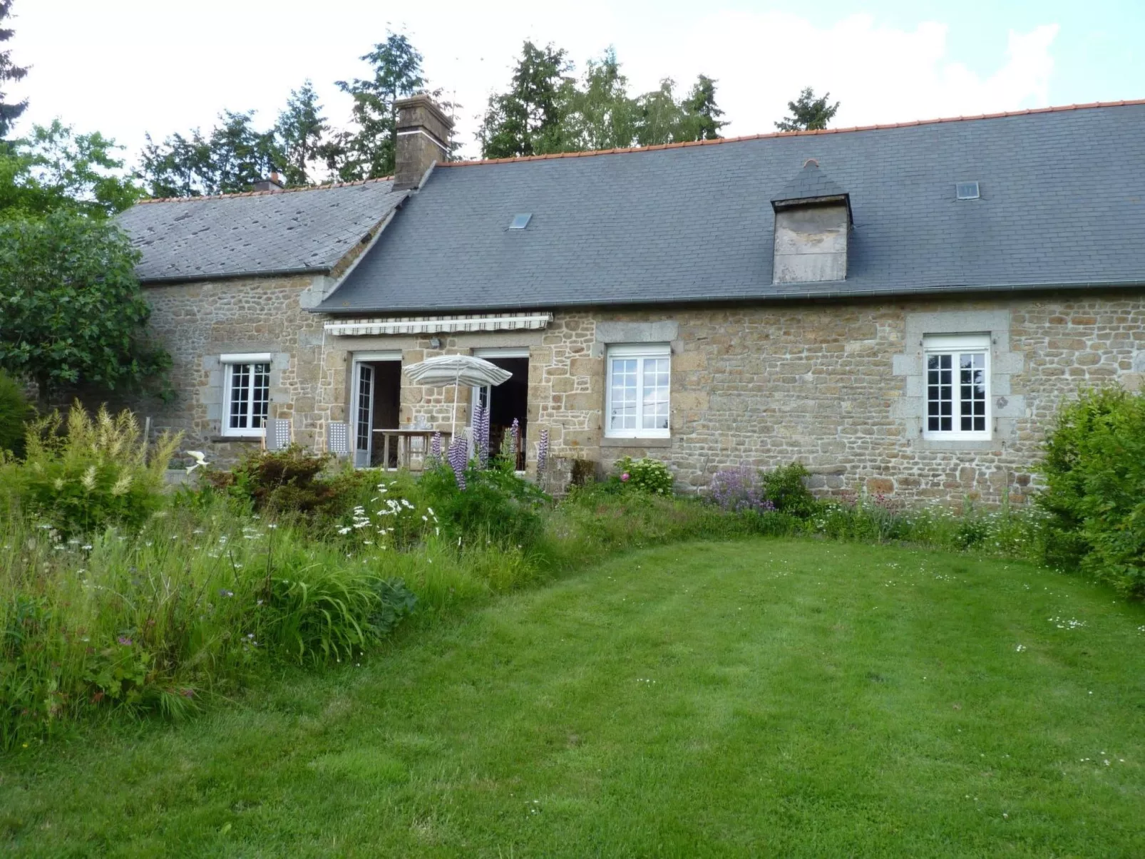 Maison du Lapin (Haus des Kaninchens) in Saint-Étienne-en-Coglès-Buiten