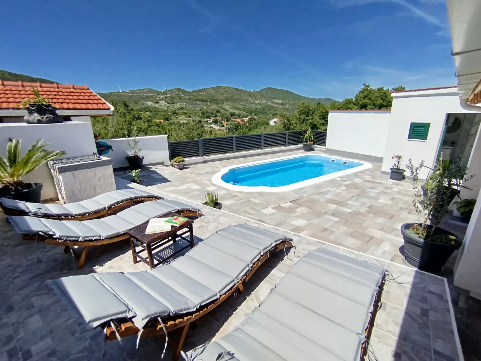 "Ferienhaus Luce" - privater Pool-Buiten