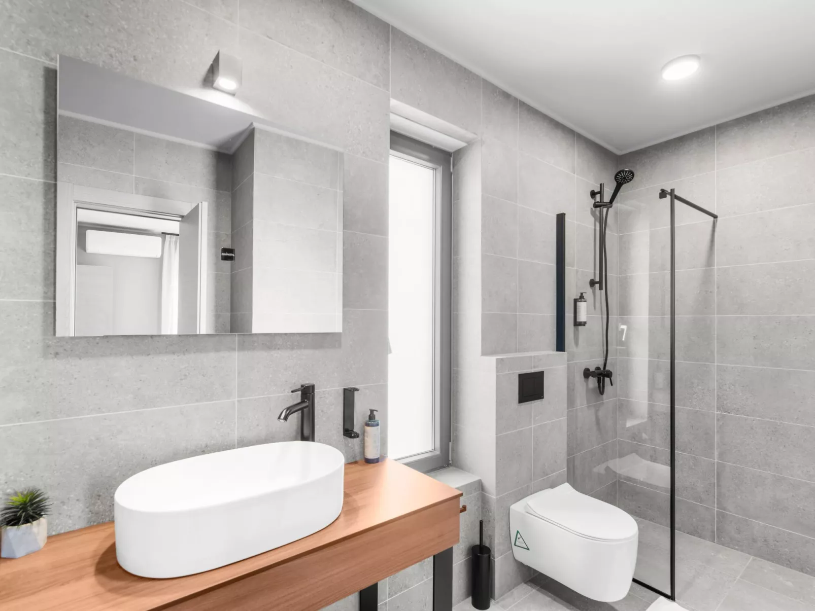 Villa Querchus Penthouse 8 partment mit Jacuzzi-Binnen