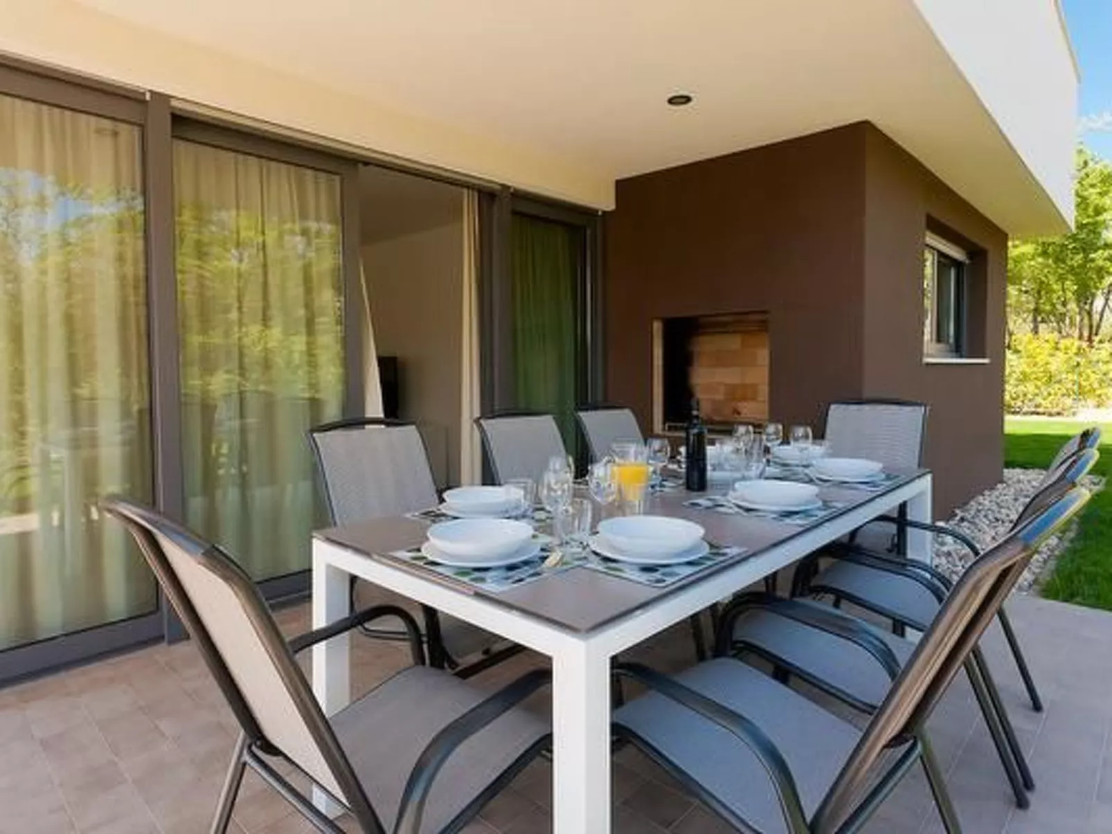 Designvilla mit Dachterrasse und Panoramablick-Buiten