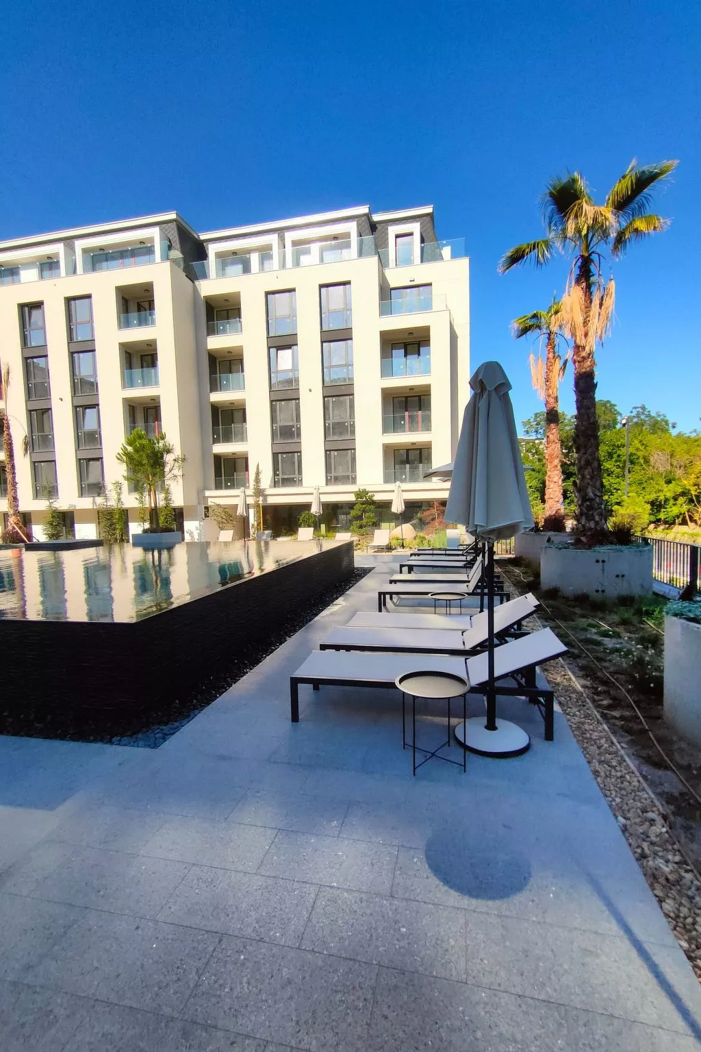 Studio "Allure Varna" mit Infinity-Pool-Buiten