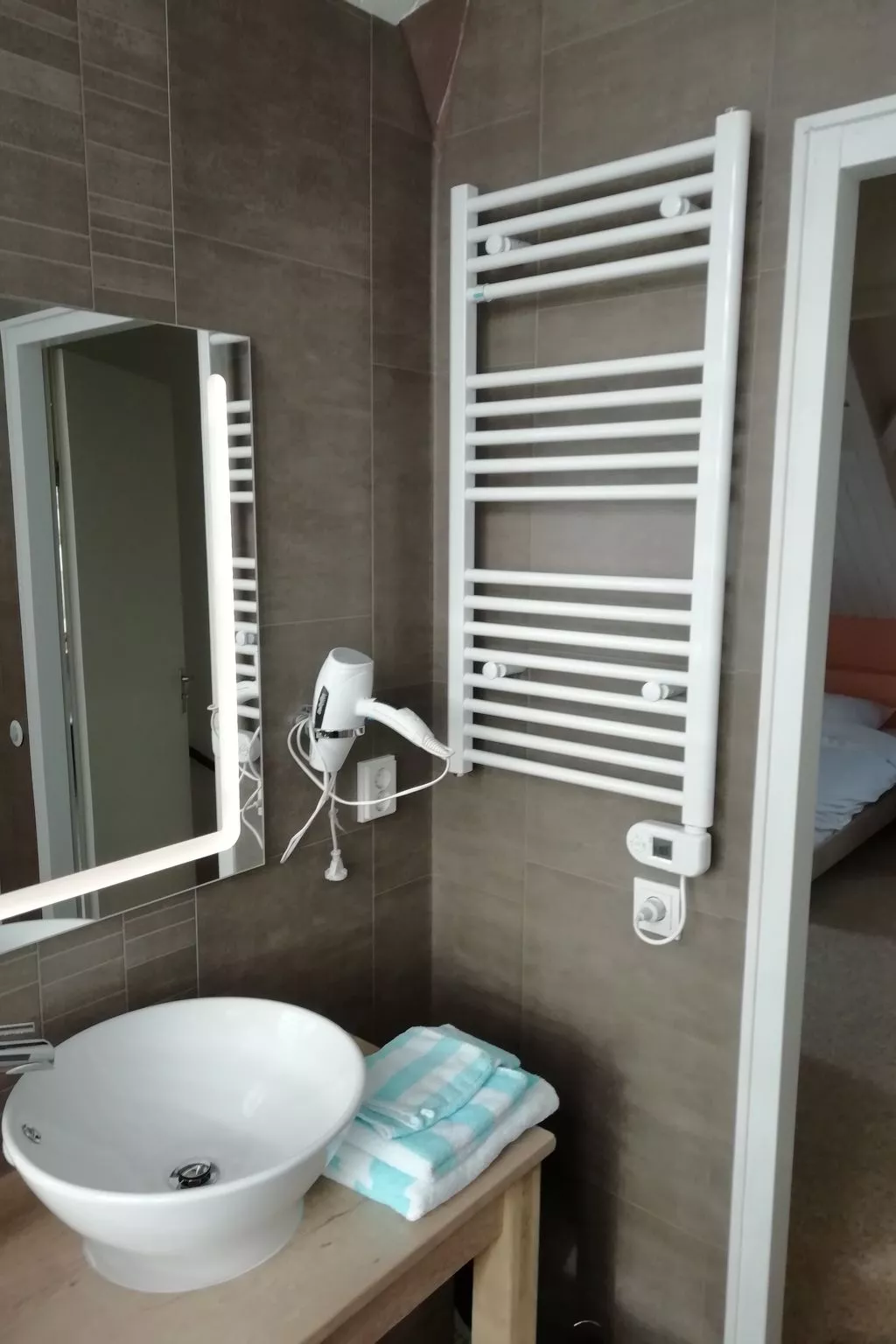 Einmalige, ruhige Ferienvilla im Grünen-Binnen