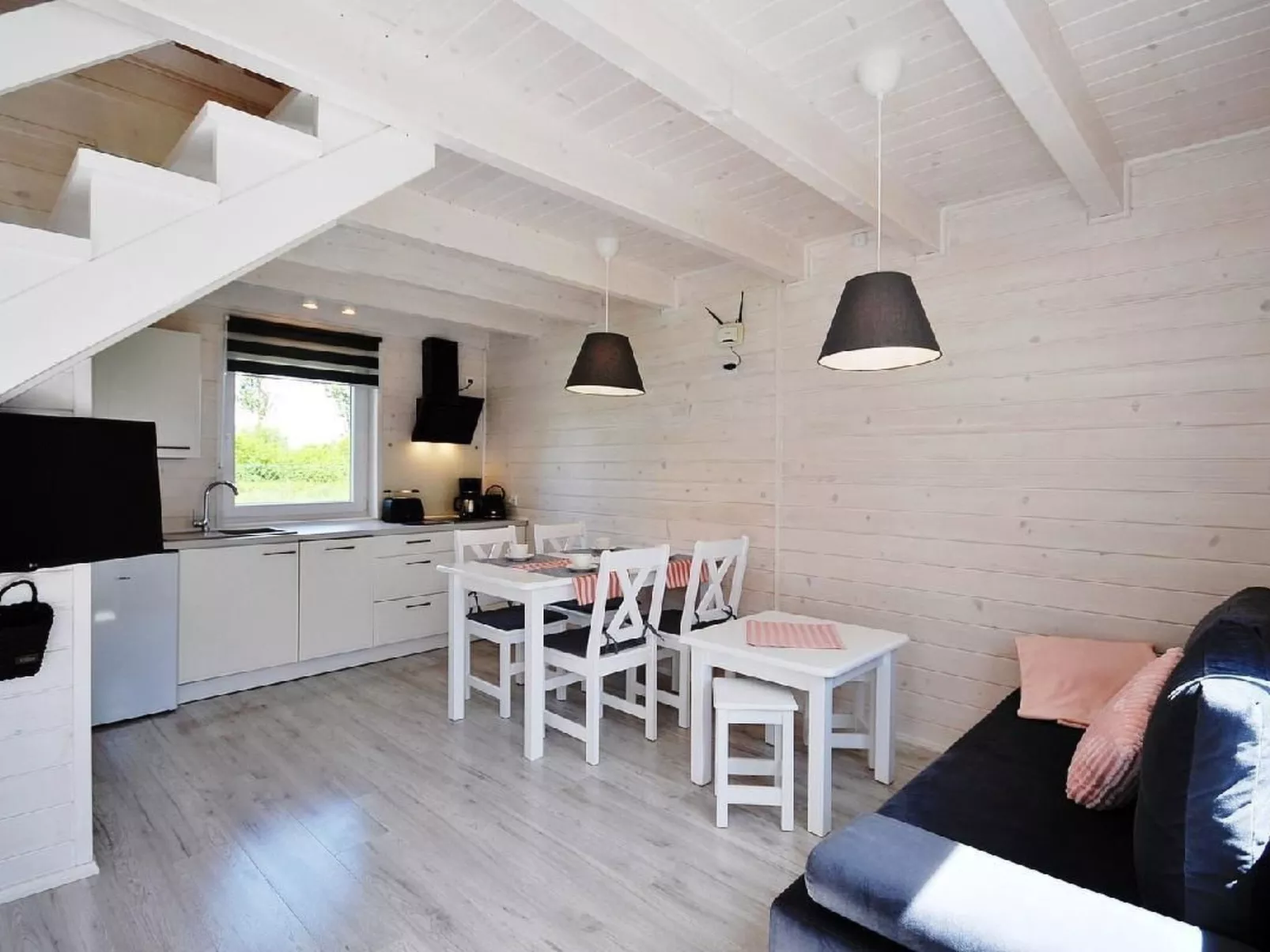 Lux1-Image-tags.info