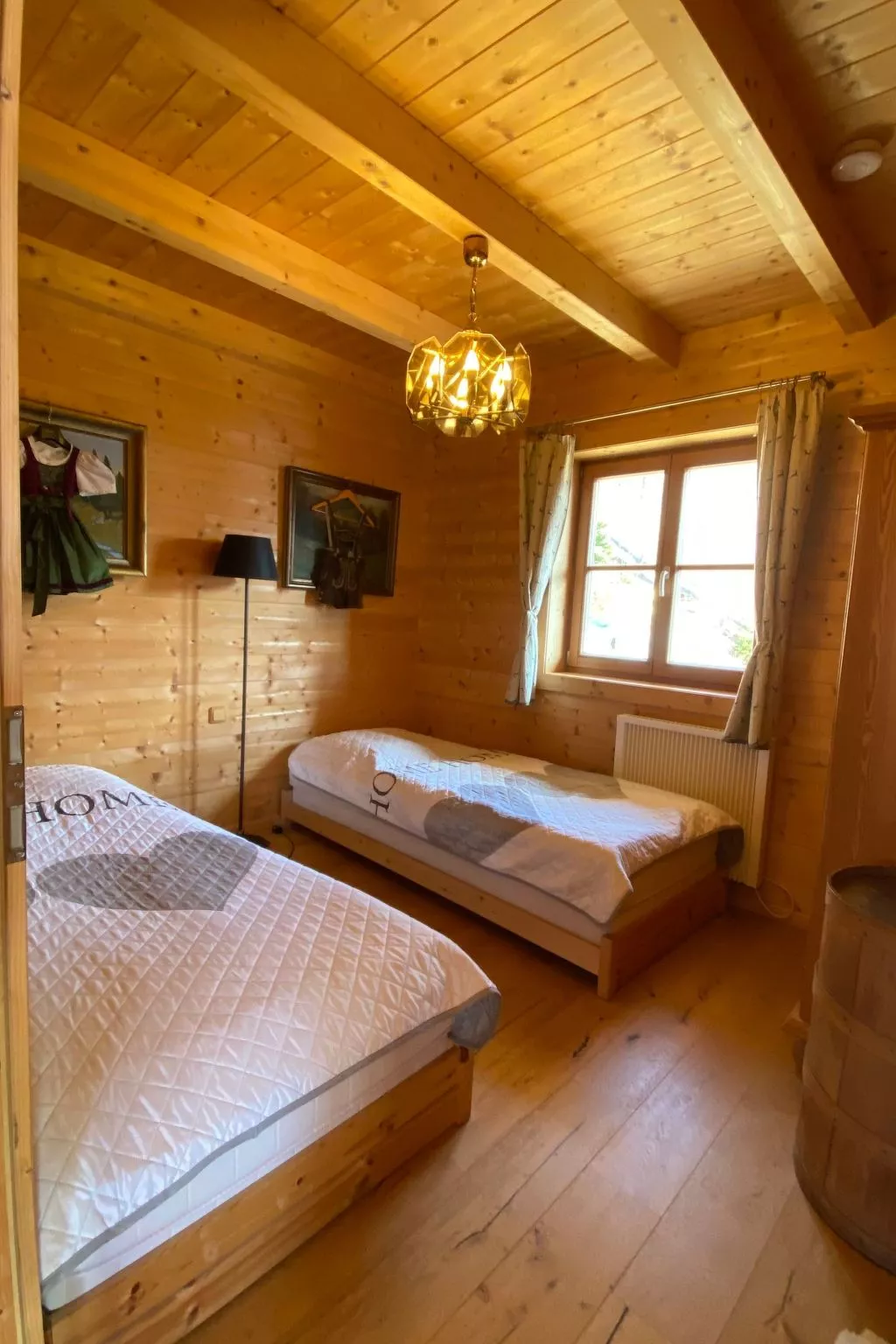 Berghütte mit Blick auf die Berge-Binnen