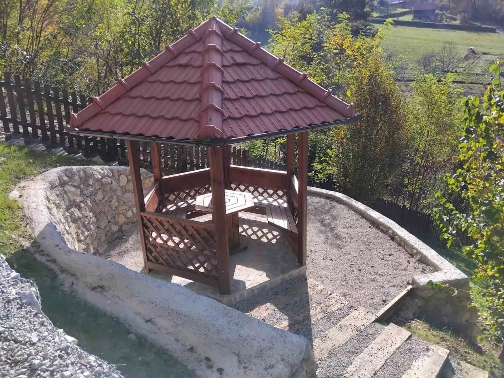 Für 4 Personen und 1 Kind in Tuhelj, Nordkroatien-Buiten