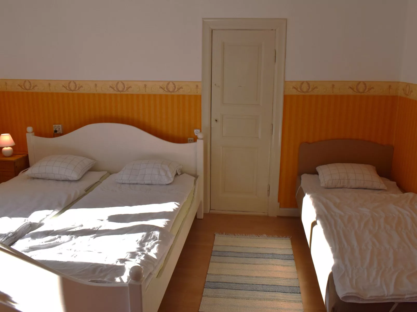 Typisch schwedisches Ferienhaus mit Garten-Binnen