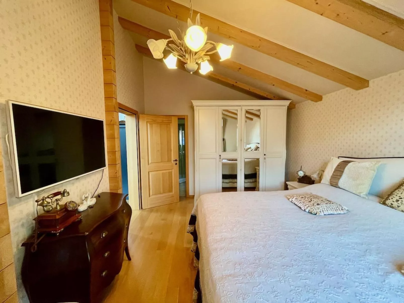 Luxuriöses Chalet - Walensee - Schwimmbad - Sauna-Binnen