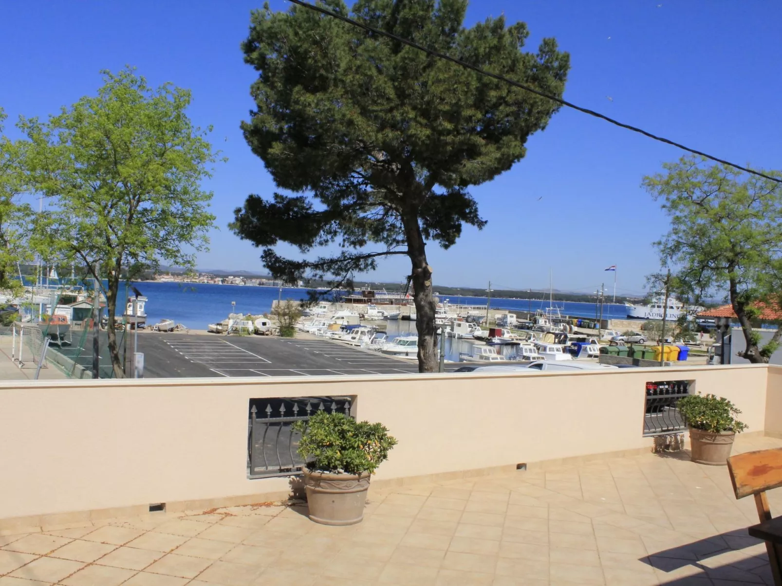 "Krajka" mit Blick auf das Wasser