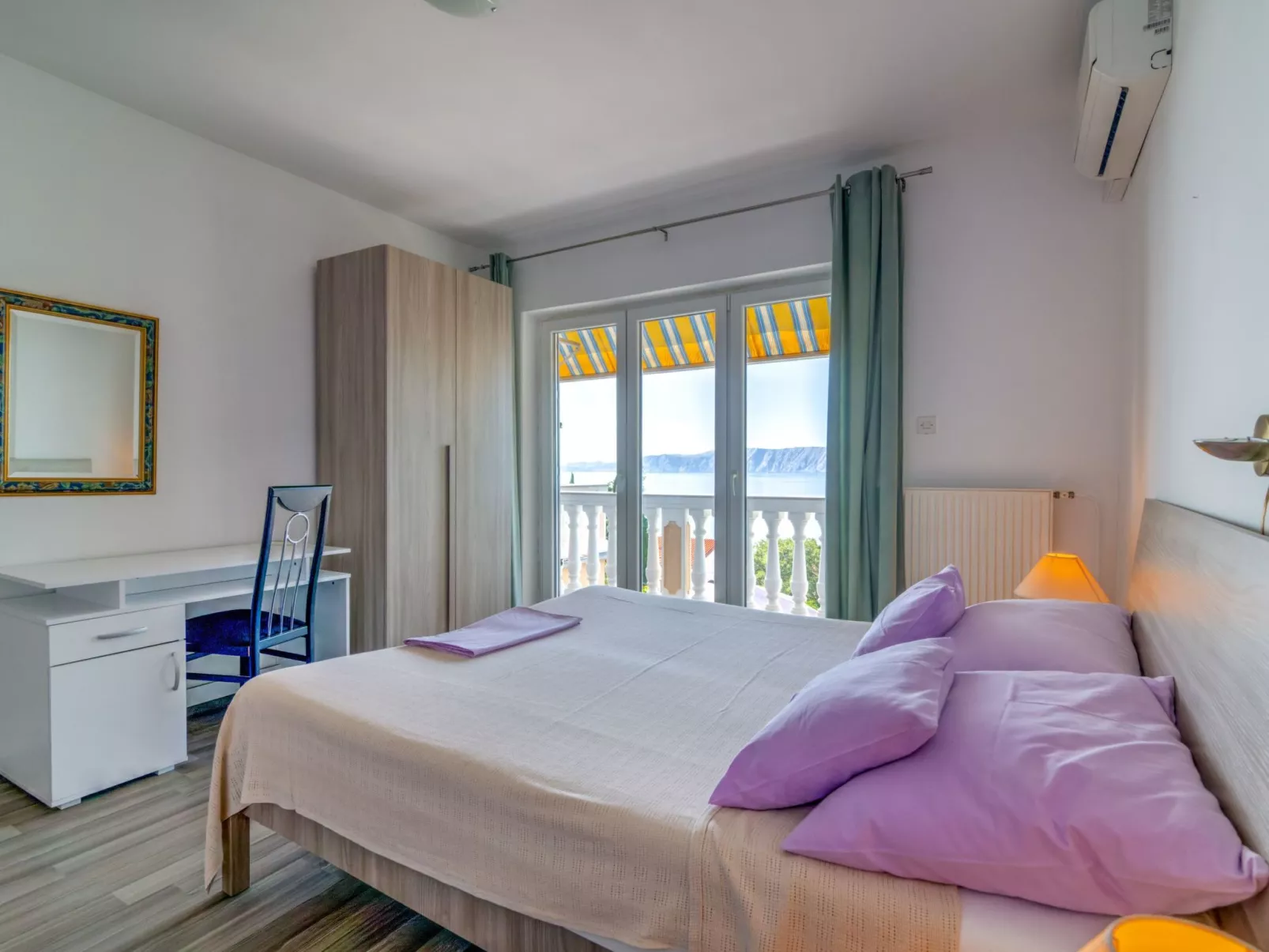 Wohnung für 6 Personen mit Panoramablick aufs Meer-Binnen