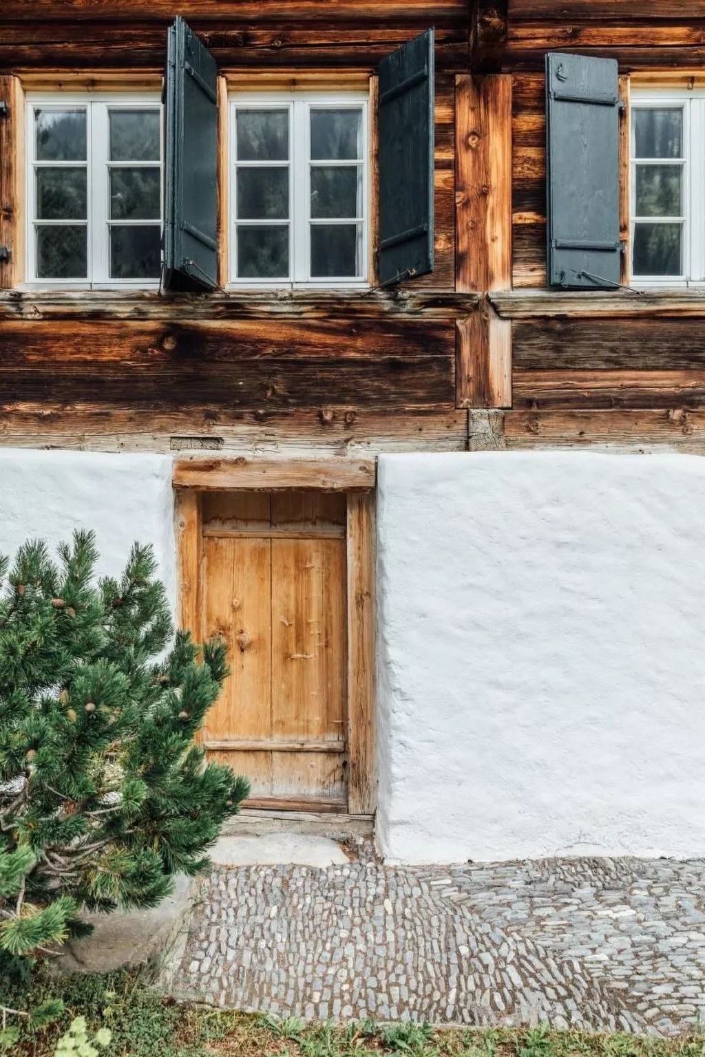 Alphütte Lenk-Gstaad-Buiten