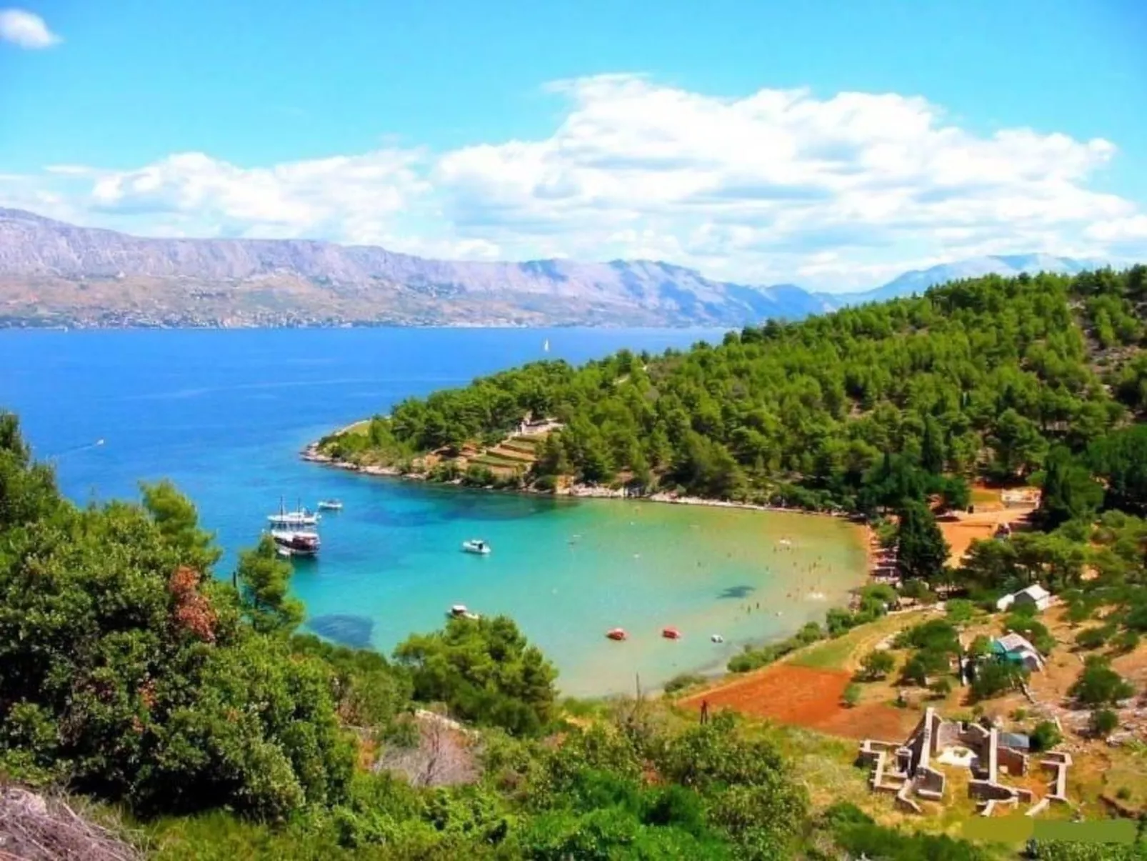 Ferienvilla in ruhiger Lage mit Pool-Buiten