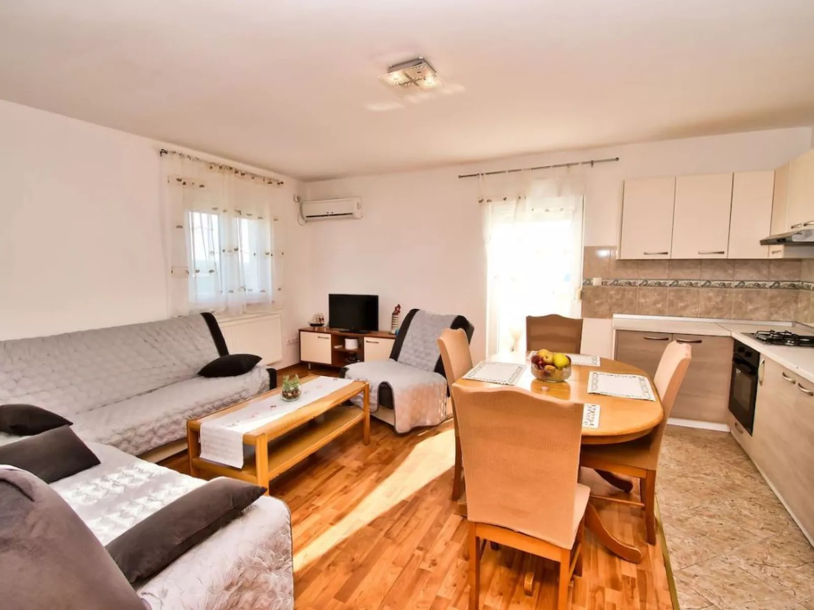 Villa mit herrlichem Meerblick-Binnen