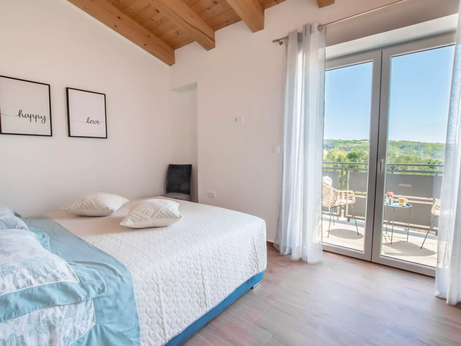 Villa Violette mit Pool nahe Stadtzentrum-Image-tags.info