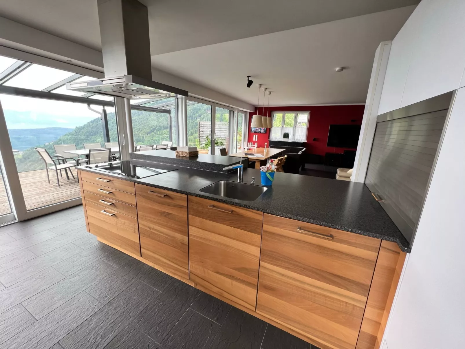 Appartement mit herrlichem Berg- und Seeblick-Binnen