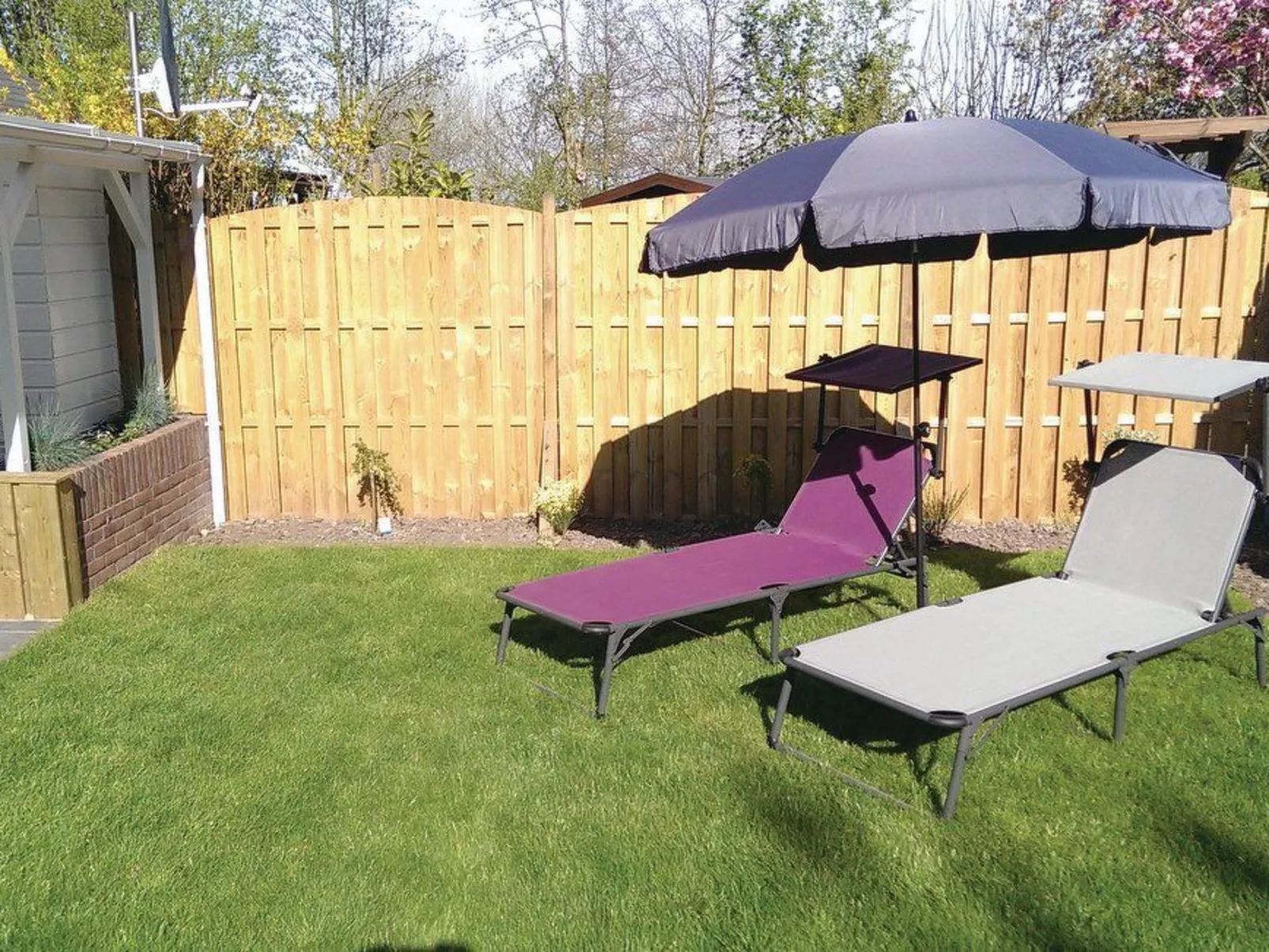 "Buurtweg213" mit Schwimmbad-Buiten