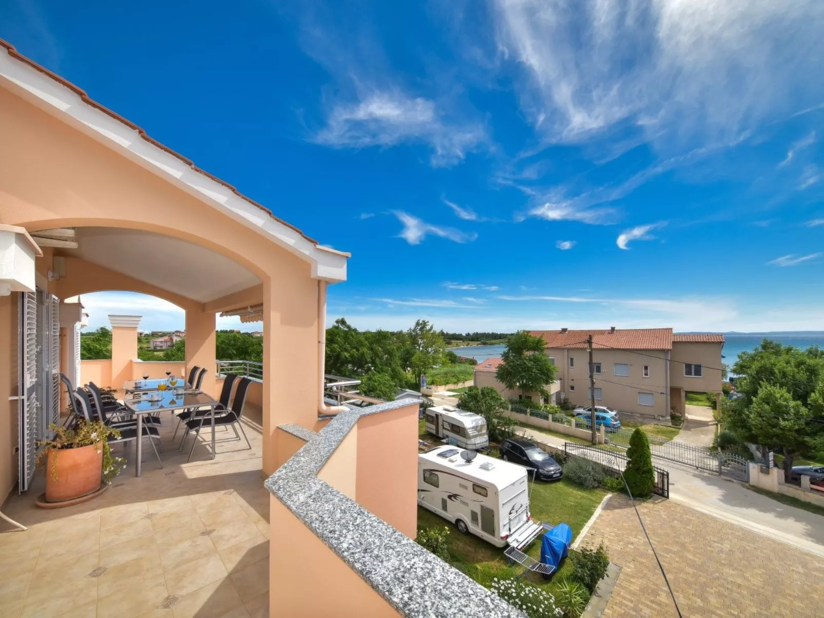 Wohnung mit Blick auf das Wasser-Buiten