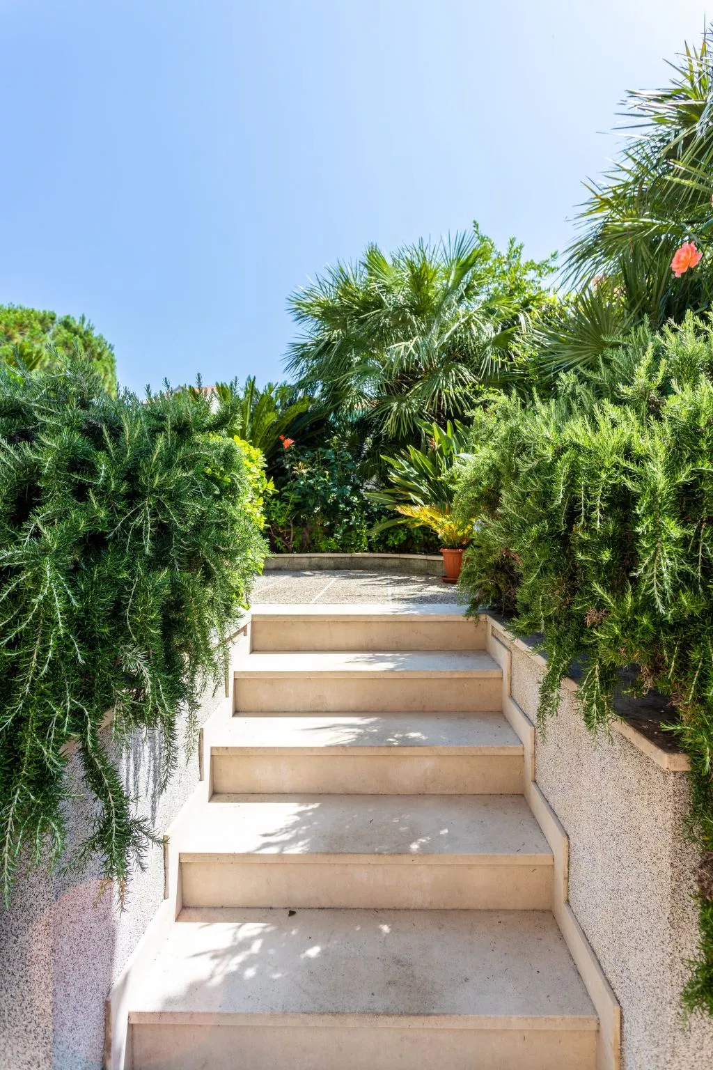 Große Ferienwohnung mit Pool, Garten und Terrasse-Image-tags.info