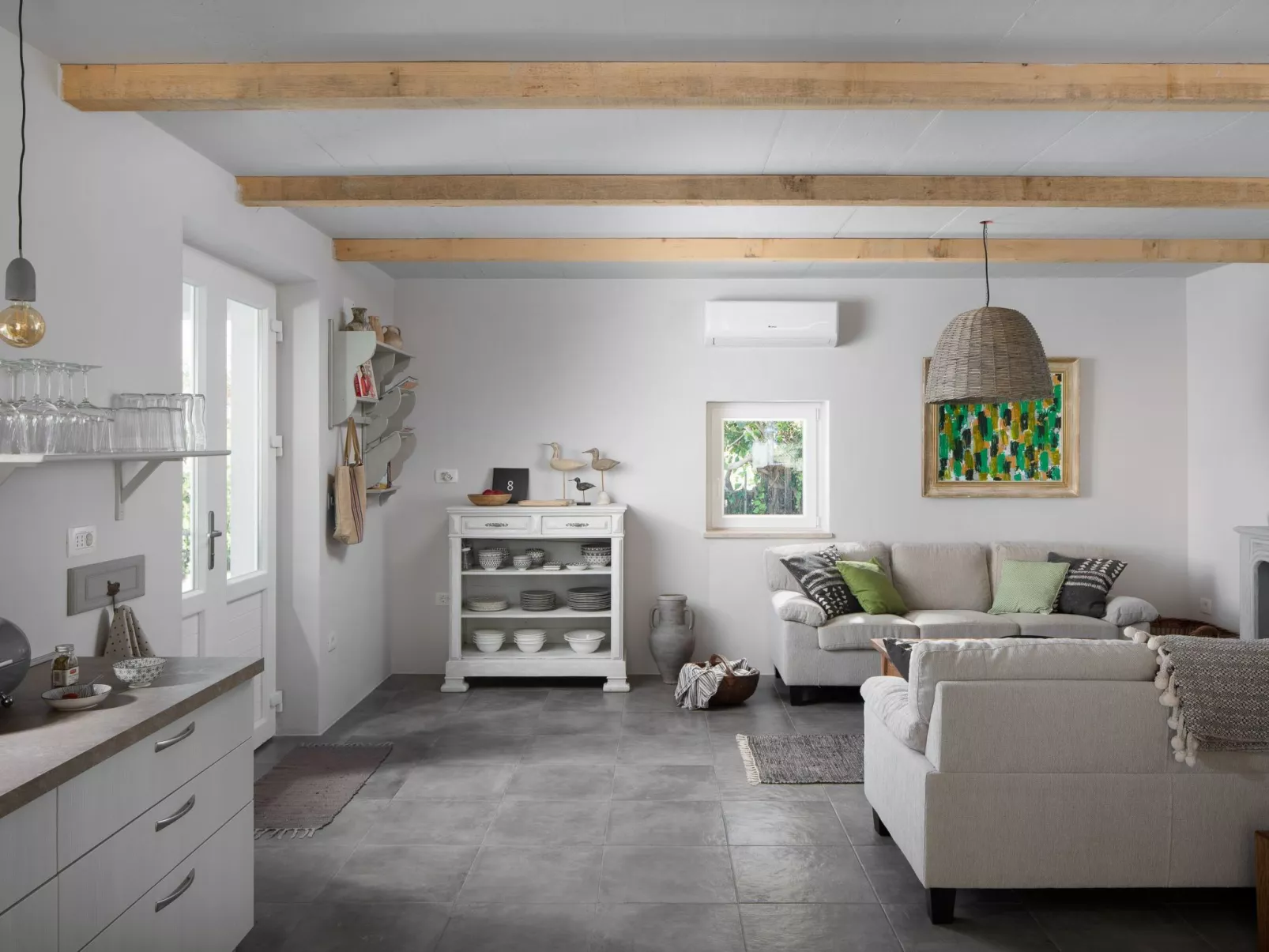 Mit eigenem Pool-Binnen