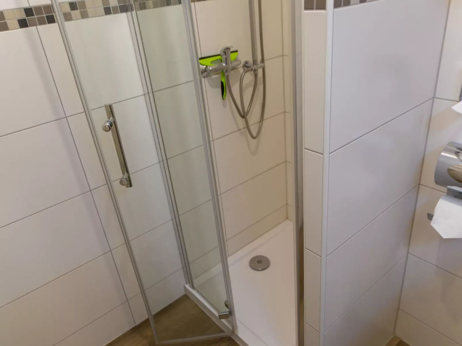 Mit zwei Schlafzimmern und Balkon-Image-tags.info