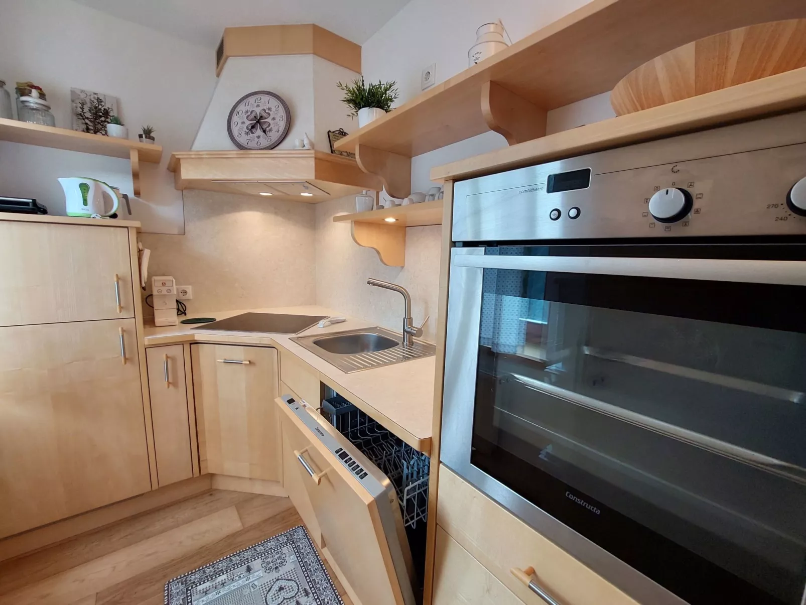 Rosie desing skipist-Binnen