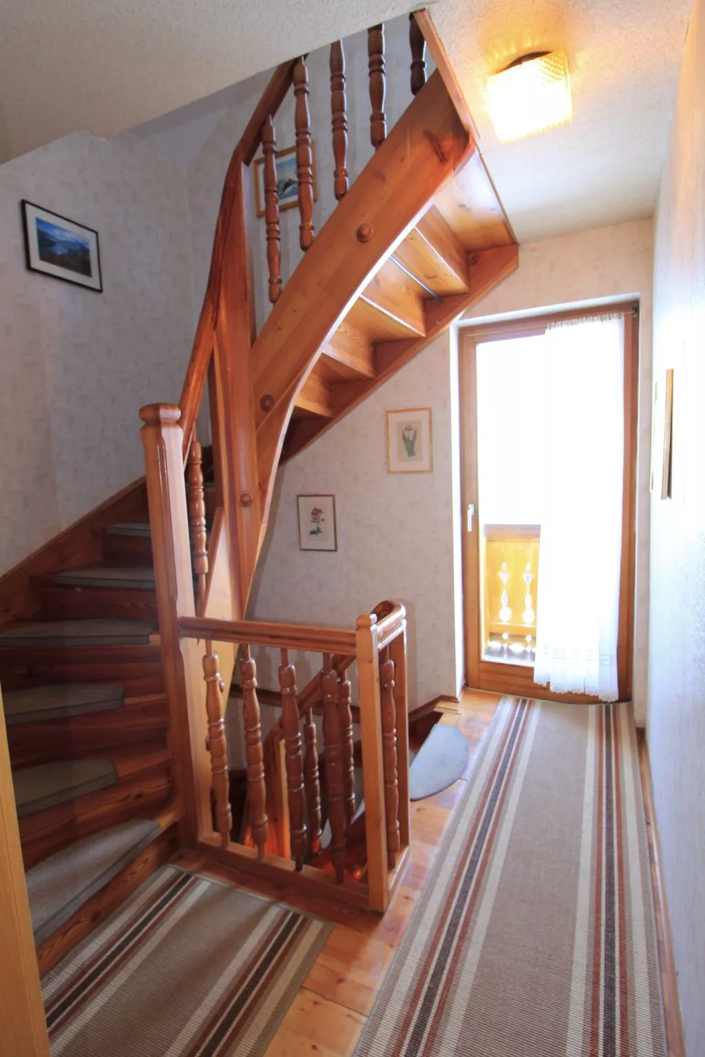 Schwalbennest-Binnen