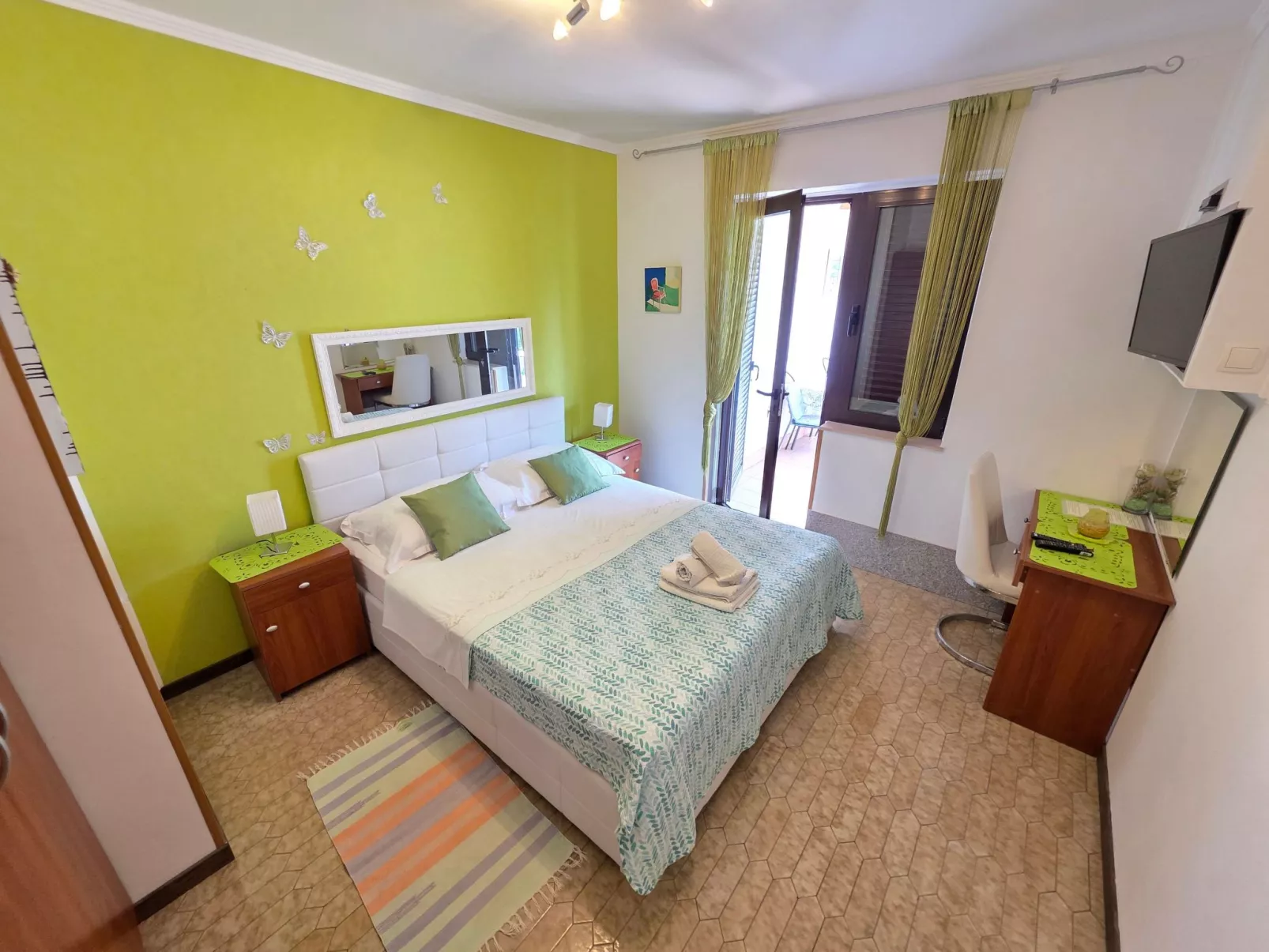 Appartement mit Balkon und Meerblick-Binnen