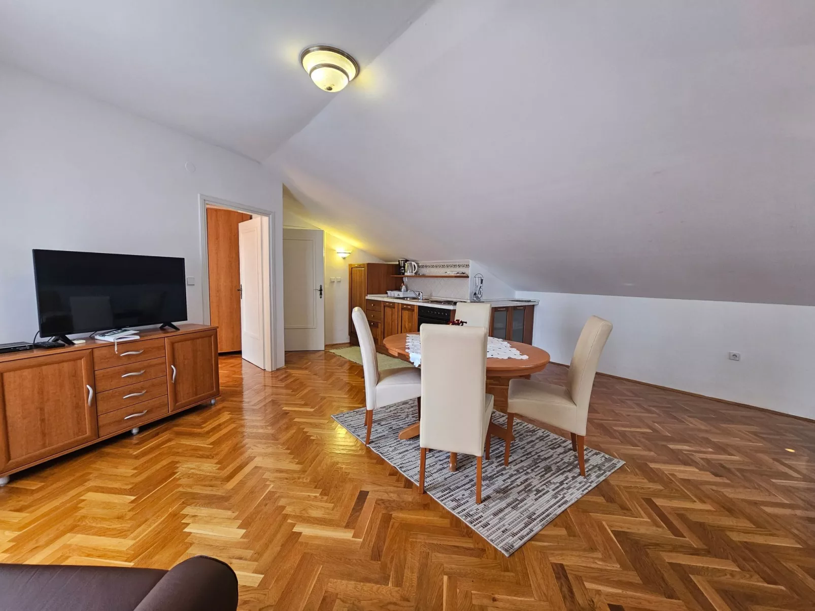 Appartement mit Balkon und Meerblick-Binnen