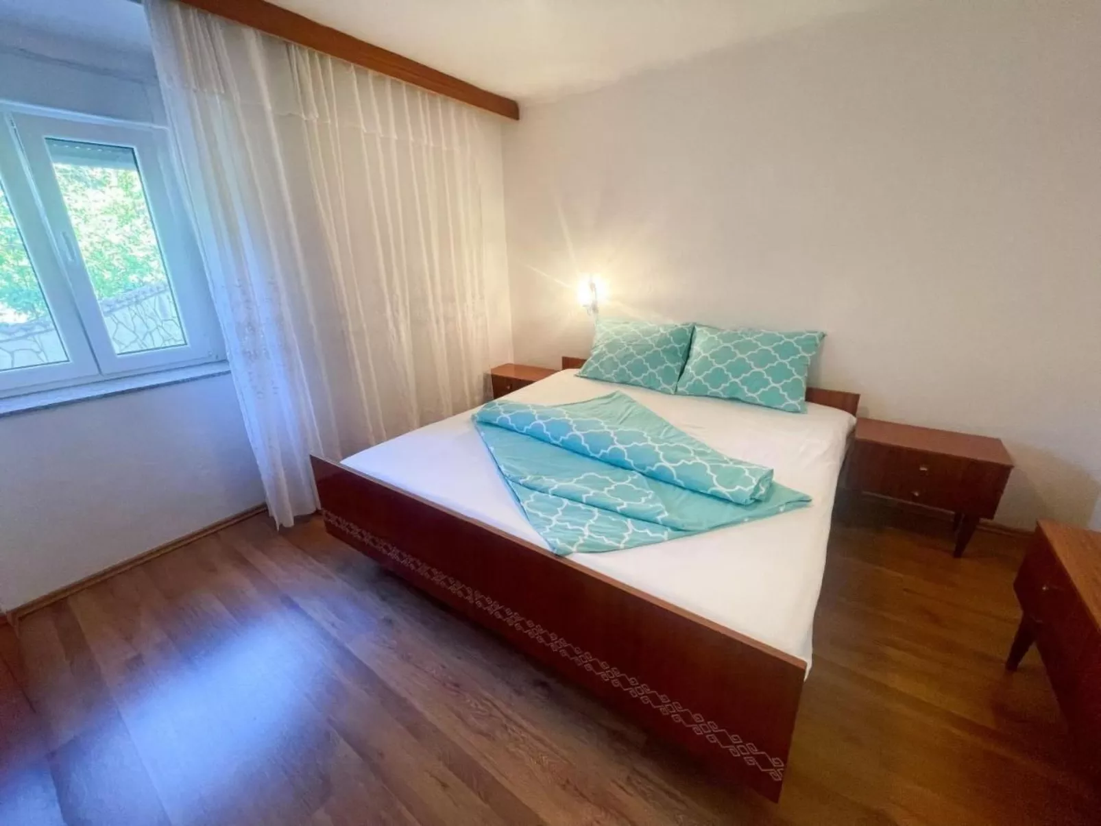 Nettes Appartement in Dramalj mit Möbliertem Balkon - Binnen