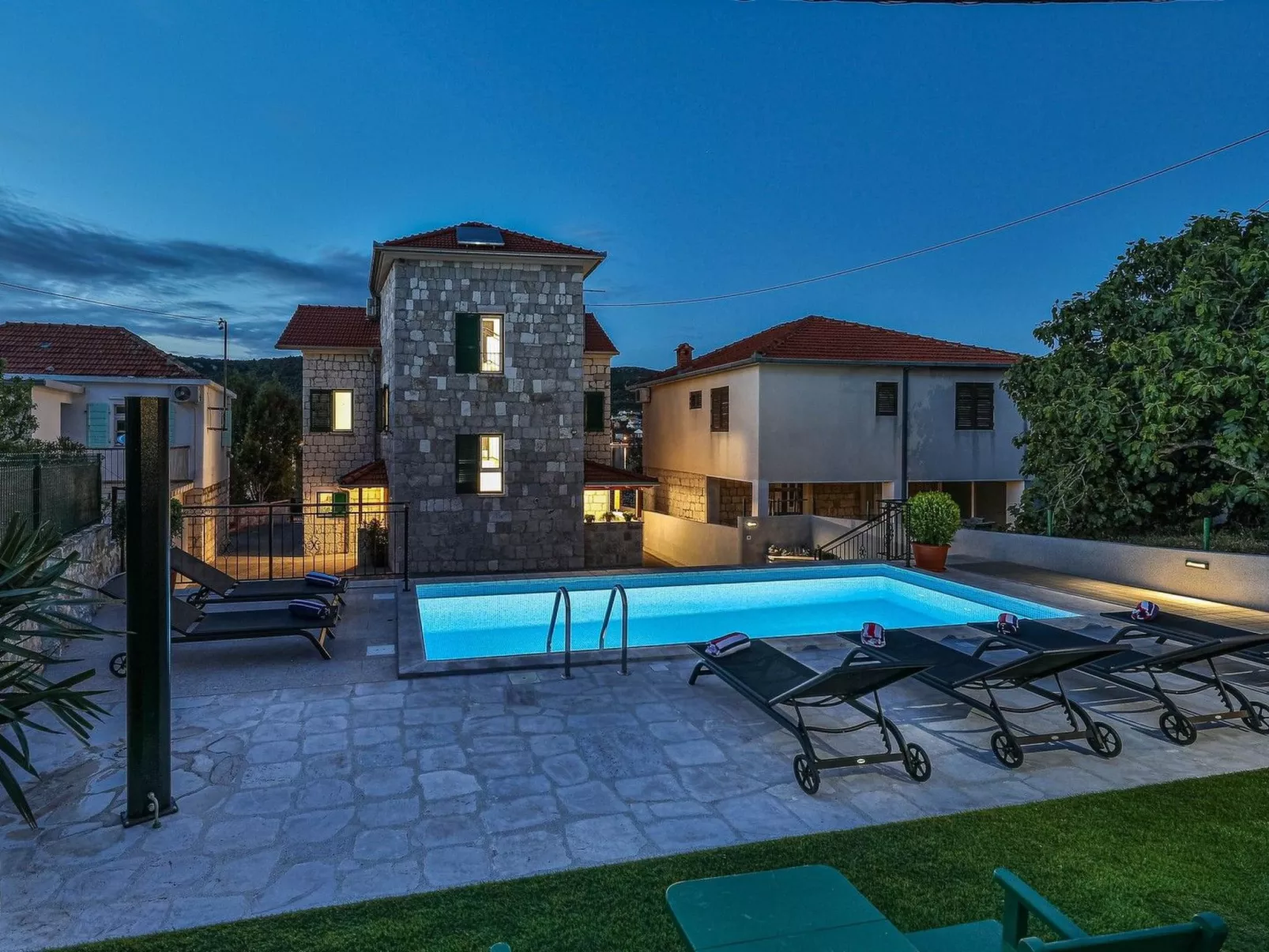 Steinvilla am Strand Nina - EOS CROATIA-Buiten