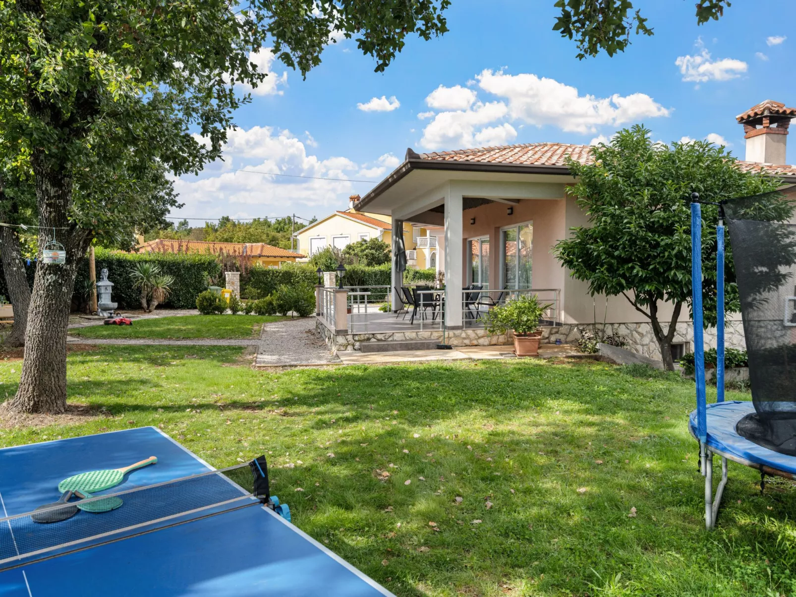 Mit Blick auf das Wasser-Buiten