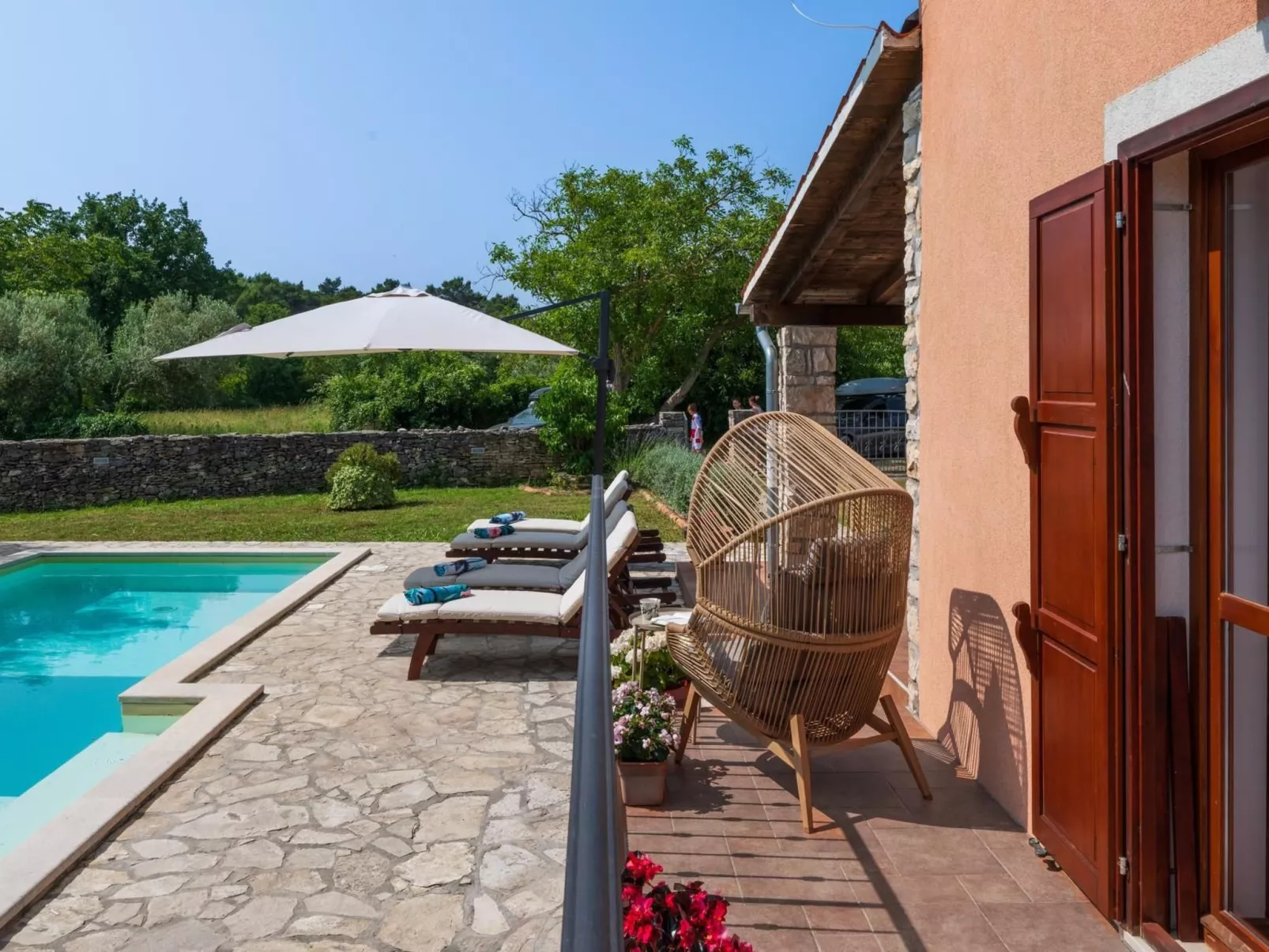 Villa mit privatem Pool und großem Garten-Buiten