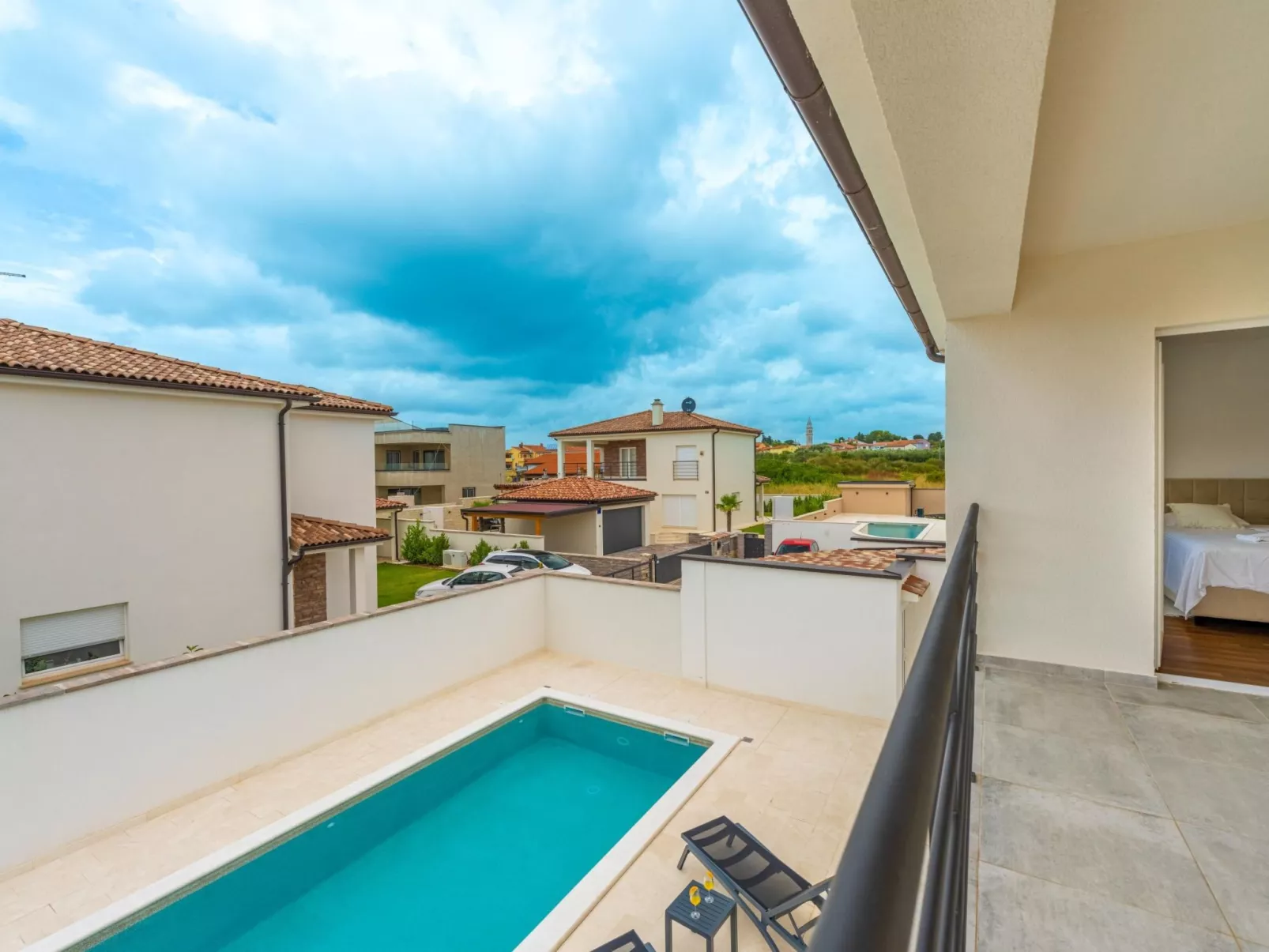 4 Schlafzimmer, 3 Badezimmer, Küche, Wohnzimmer, privater Pool, Grill-Buiten