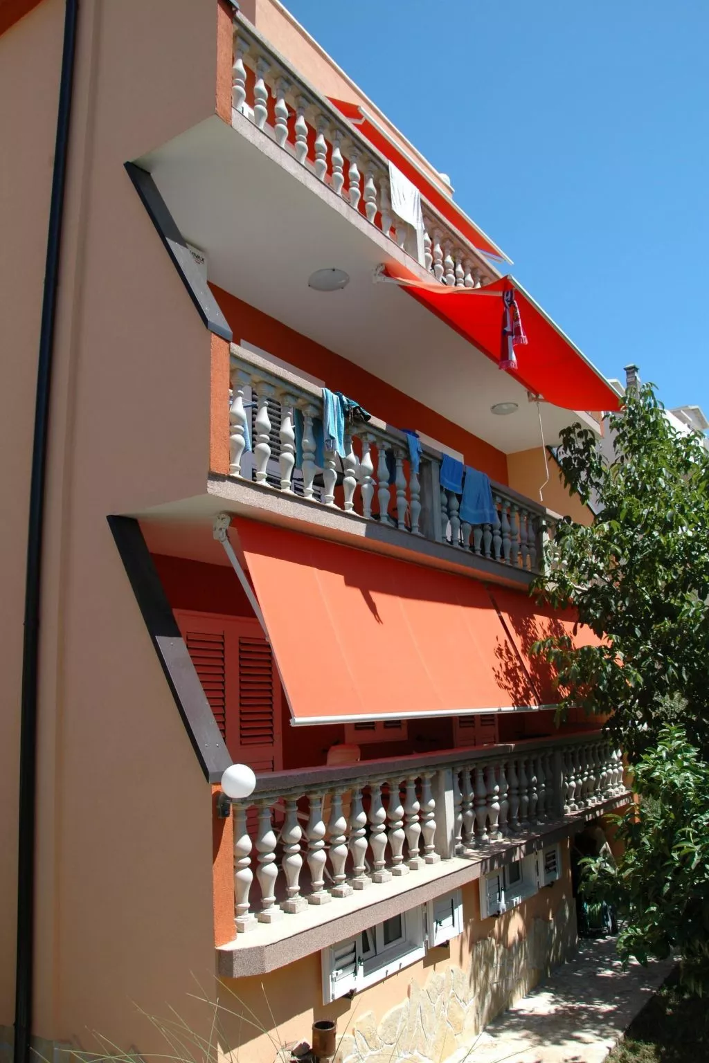 Villa Mediteran, kleine Ferienwohnung mit Balkon-Buiten