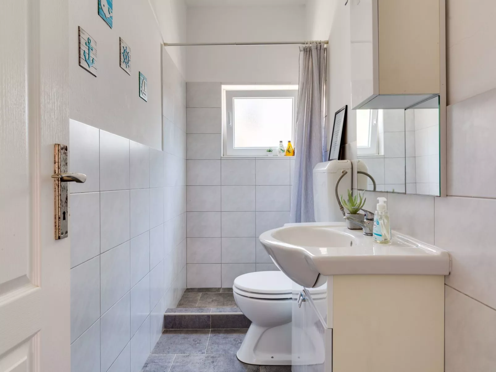 "Lenko 2" mit Blick auf das Wasser-Binnen