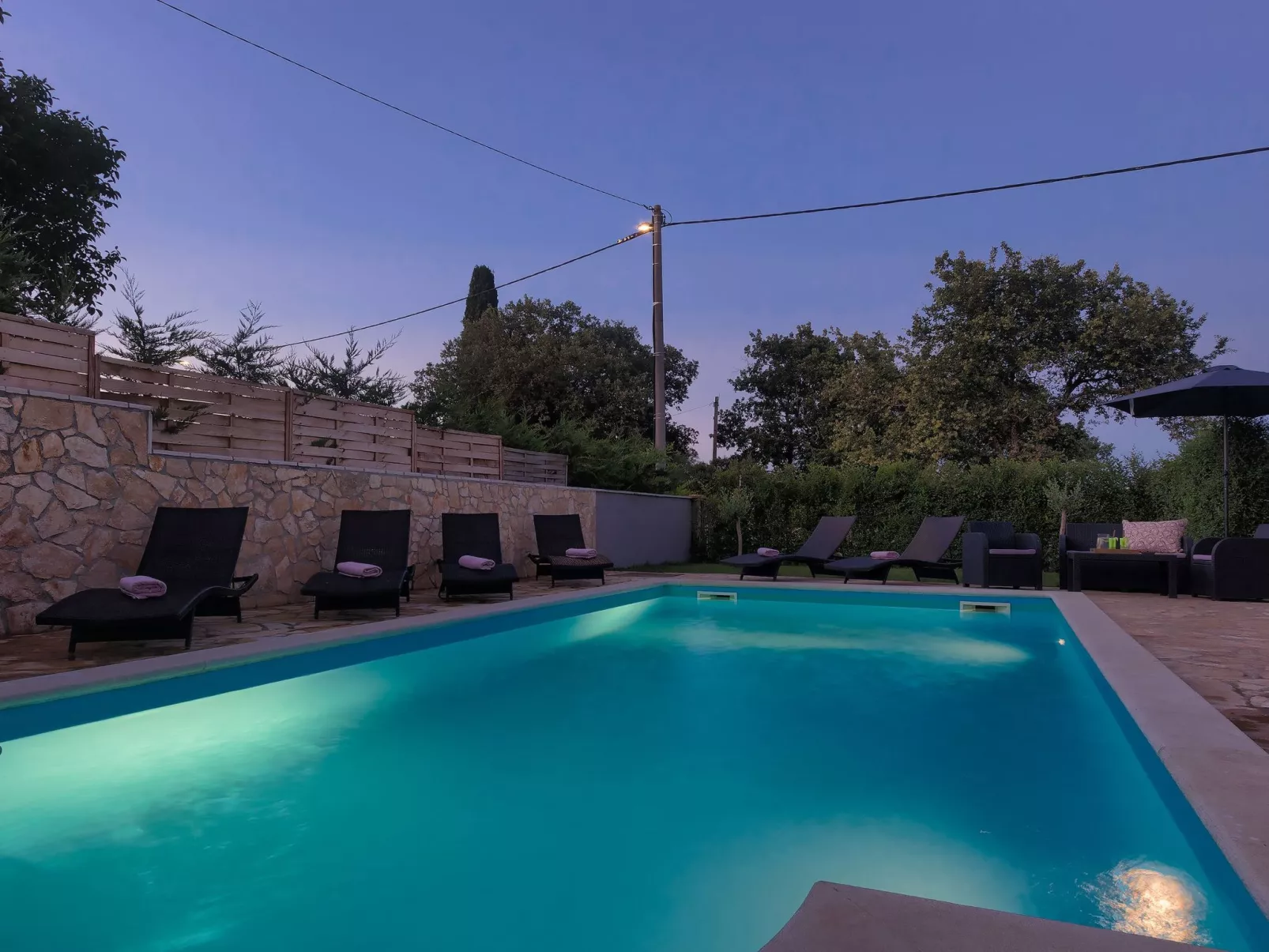 Casa Viola mit Pool, unweit von Lanterna Resort-Buiten