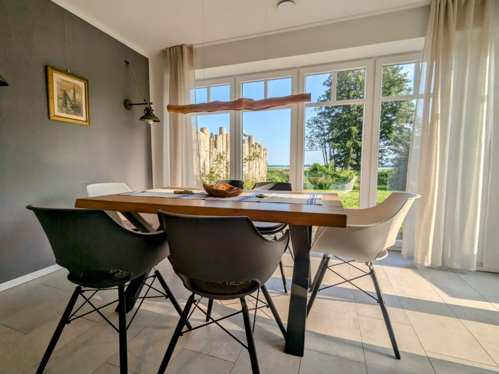 Admiral's Corner Luv