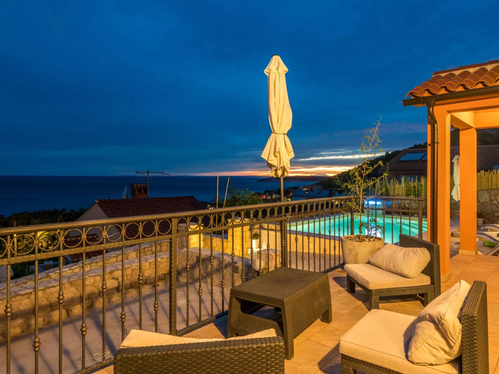 Exklusive und stilvolle Meerblick-Inselvilla-Binnen