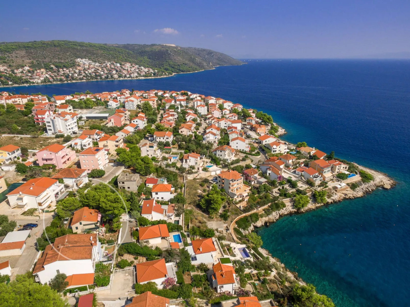 "Barbara" mit Blick auf das Wasser - Buiten