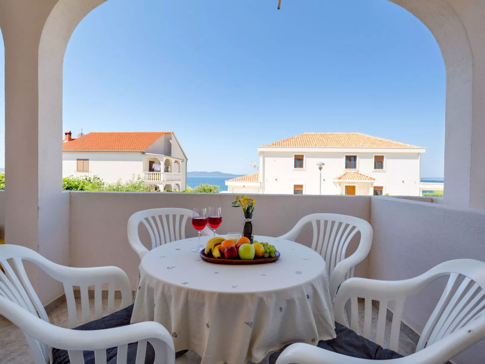 "Lenko 1" mit Blick auf das Wasser-Buiten