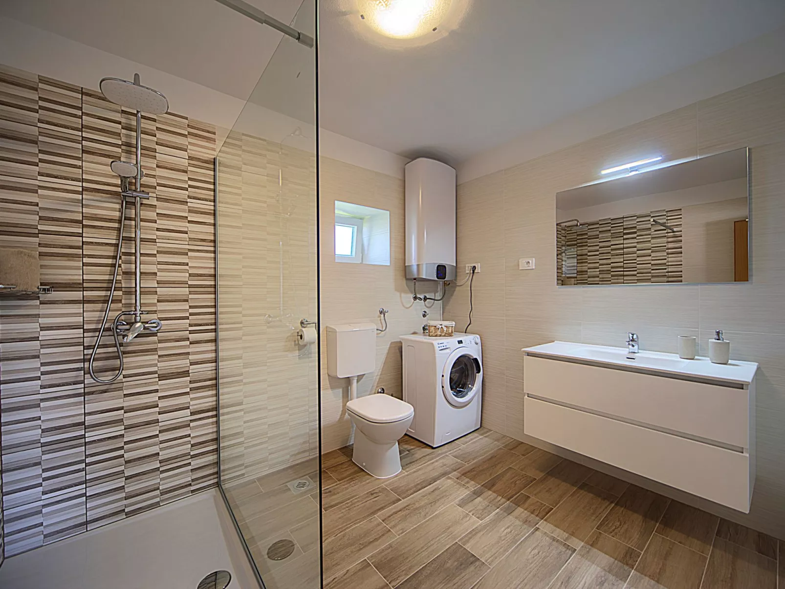 Villa mit Garten, Grill und Terrasse-Binnen