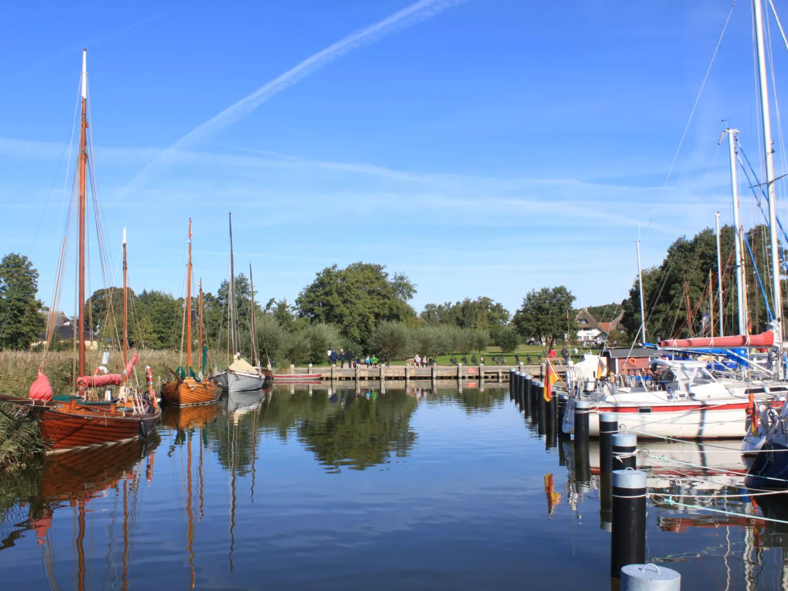 Admiral's Cor. Gulet-Buiten