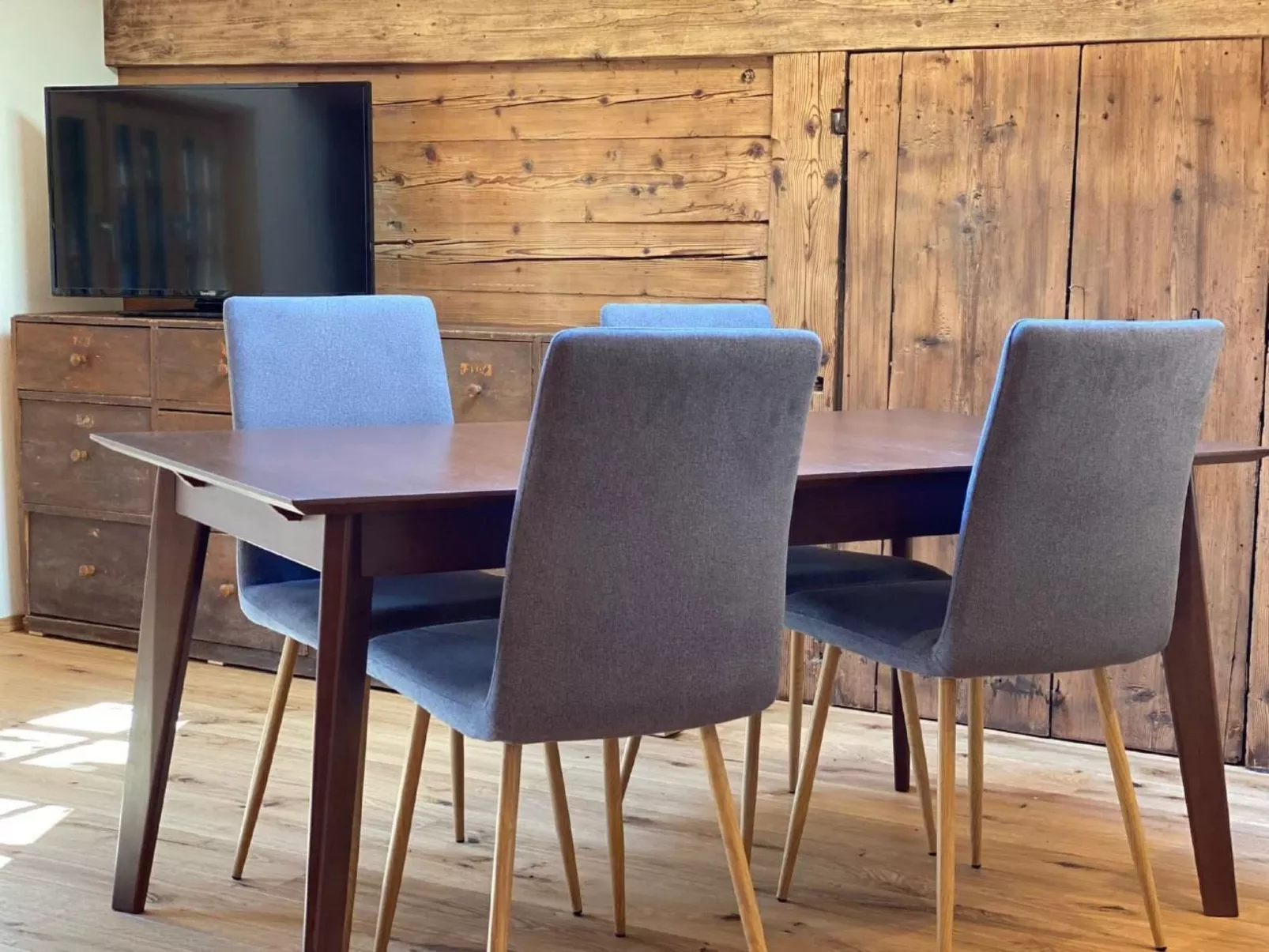 Chalet Brünig mit zwei Wohnungen-Binnen